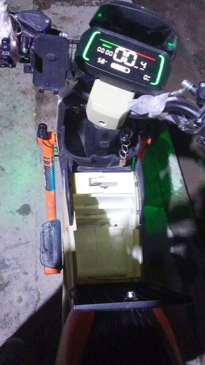 سلام عليكم R9ماكس HIS
للبيع الدراجة مكفولة اي ضربة مابيها 

صار شهر من اخذتها مواصفاتها كلش حلوة 

دبل إشارة لايتات تلاثة عالي ناصي أربع دبلات خلفية وبيها مثبت سرعة وبيها سماعة بلوتوث 

و USP للشحن 

الدراجة نضيفة كلش 

اخذتها ب940 صار شهر 

اريدها ب750وبيها مجال 

***********

واتس اب 

واتصال

مكاني البلديات
