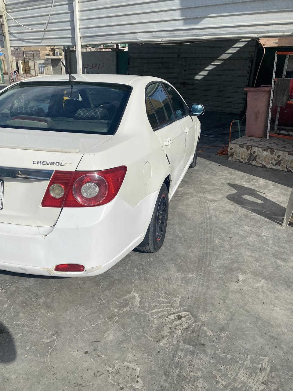 بيع او مراوس 
شوفرليت ابيكا ٢٠٠٨ رقم ديالى ٦ سلندر ٢٤٠٠ محرك اقتصادي بالصرف شكد ماتتصور بالجديد صار بيهة دخان ابيض يروح ويرجع كالولي الدهن لحاطة مو زين
تبريد ثلج تدفئة شغاله كير ومحرك على وضع الشركة 
الداخل مالهة نضيف حيل وكهربائيات كلهة شغالة بيهة خياس بالبابين الخلفية لان طاب بداخل الباب مي يعني مو بالسياره 
السياره صارت عليه ٥٧ ورقة ورايدهة ب٤٥ قفل قبل شهر وصلت ٤٨ بالمعرض ومابعت بس حاليا شوي متوازي 
***********
