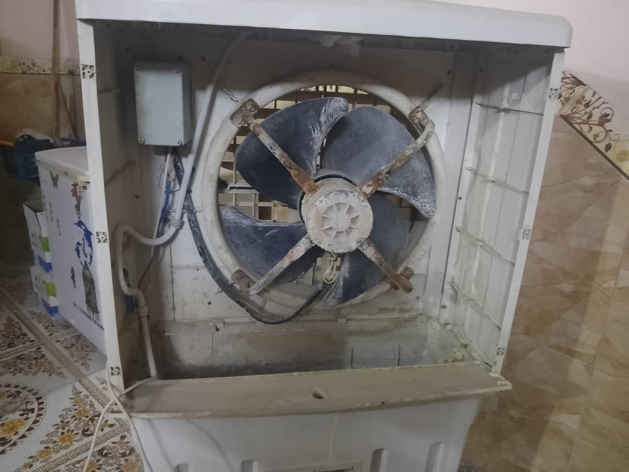 السلام عليكم
كونفيرة  للبيع متروكة صارلهة هواي ما مشتغلة 
فحصتها عطلانه ما اعرف شنو عطلها 
السعر 75 الف فقط وبيها مجال 👍


**إذا كنت صاحب هذا الإعلان وتريد حذفه لأي سبب، رجاءا أرسل رسالة إلى الدعم الفني**