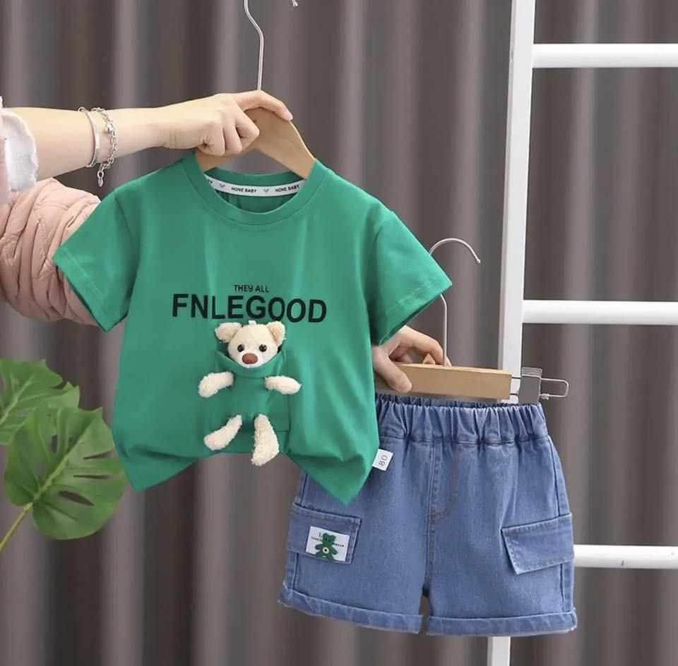 قاط طلعه كوري خامه قطني وبرموده كابوي
 درجه اولى شرط الفحص 
يلبس من 2 الى 6 سنه 
السعر 9 الف فقط بسعر الجملة
التوصيل 3 لجميع المحافظات 
للحجز واتساب ***********
