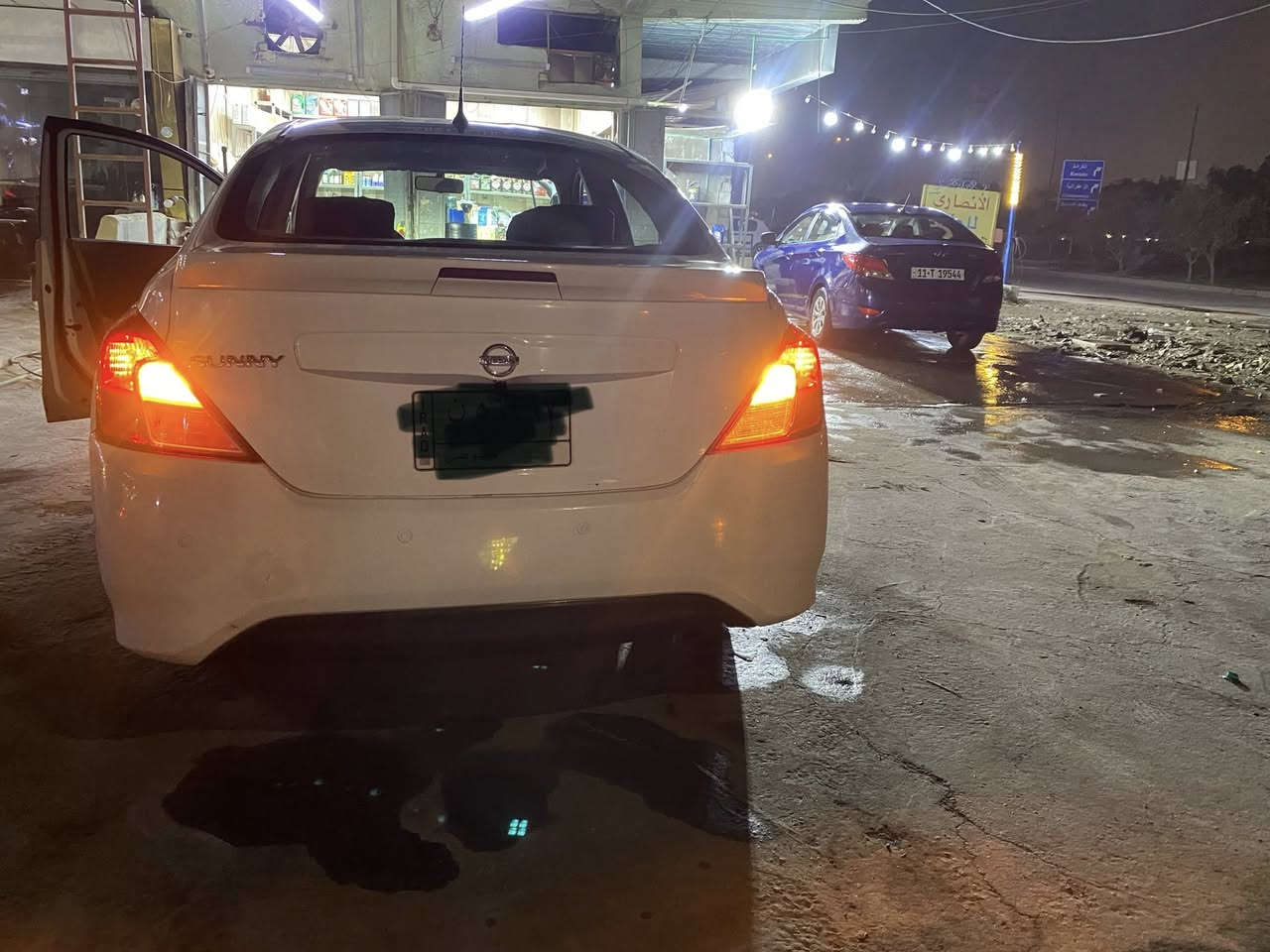 نيسان سني ٢٠٢١ البليته الزركة سيارة حلوة ونظيفة كفالة كير من الفتح وتجفيت  سنوية ما ساقطة سيارة محجوزه وتتحول ٢٠٢٧ شهر الخامس استقطاع مباشر للاستفسار مراسلة صفحة او الاتصال على ***********
