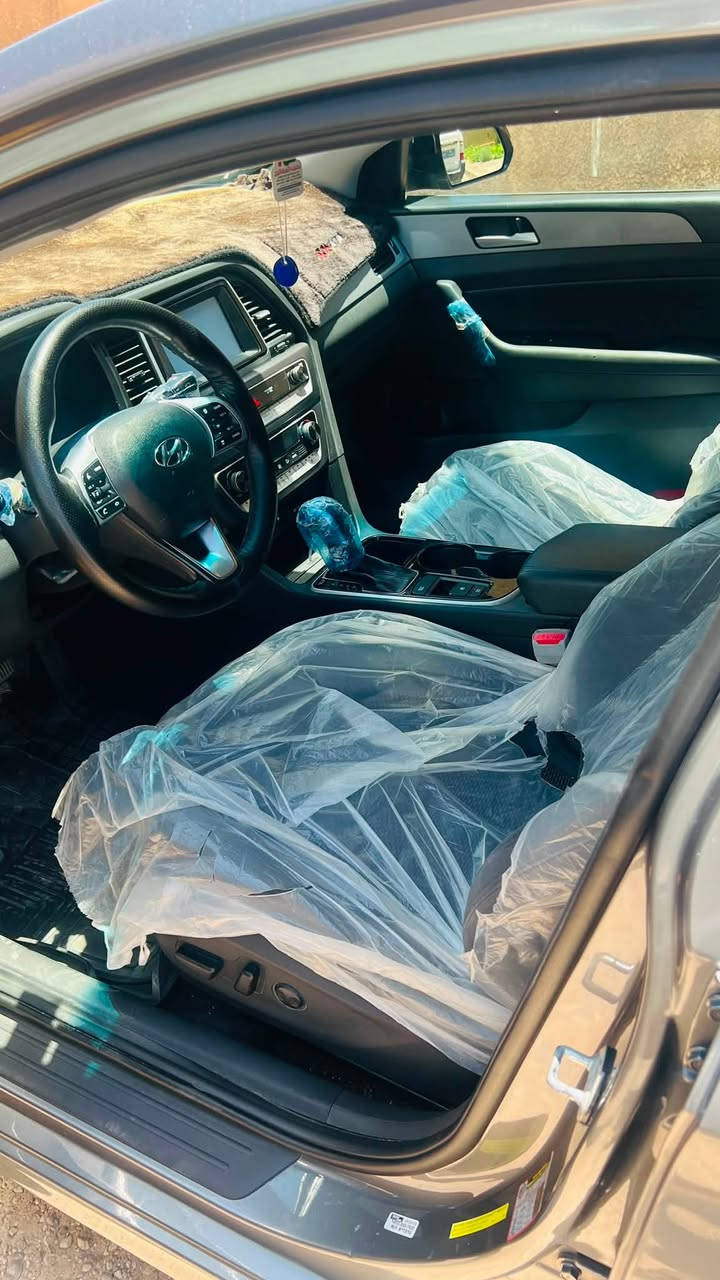 تحيه طيبه…❤️
سياره للبيع نوع هونداي سوناتا 
موديل ٢٠١٩ 
رقم بغداد باسمي شخصيا مشروع وطني سنويه وهزه ولوحات مجدده الى ٢٠٣٢ البارحه جددت السنويه والهزه الك بيها سنه بعد مجانيه
.
وارد امريكي حادثها بنيد فقط والبقيه مكفوله من الصبغ بيها مكانين بارد مكحلات تكحيل بدون صبغ وعندي صور الحادث وعندي سونار وانت تفحص سونار من جديد يطلع صبغ او تبديل غير البنيد اني اتحمل تكاليف السونار 
.
مواصفات فول 1/1 عدا الفتحه 
مكينه ٢٤٠٠ مكفوله برغي مملعوب بيها ومنزل الها برنامج خليجي للعقل لمعالجه الدوانز والحمدالله هسه حالها الخليجي كله بانزين عادي بدون اسم دوانز
كير اوتوماتيك + عادي
بصمه تشغيل + ابواب 
شاشه + كامره
كشنات كهربائي
تبريد امامي وخلفي 
ويل مال فول 
تدفئه بالكشنات 
ستيرن تدفيه 
تحكم ستيرن جهتين 
رادارات بكل الاتجاهات 
سايد بريك بصمه 
وبعد هواي مواصفات 
ماشيه ١٠٠ الف فقط حقيقي 
وسعرها ١٢٣ وبيها مجال بسيط بعد المعاينه 
ومكانه بالكوت مركز المدينه 
وهذا رقمي ***********
