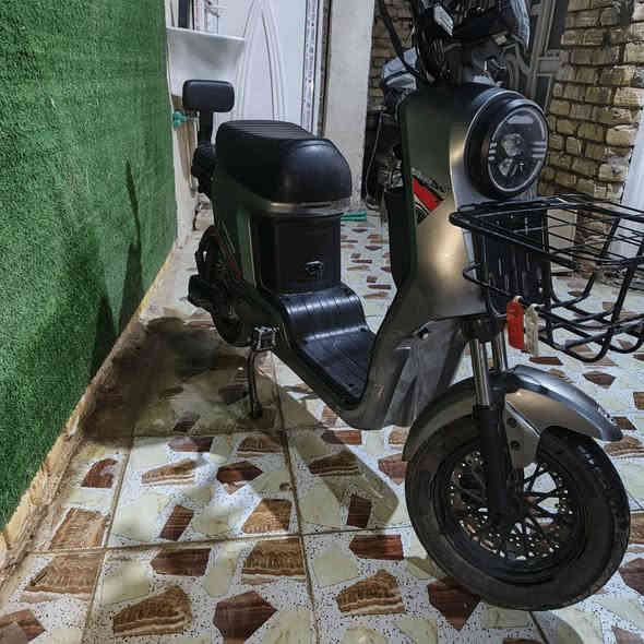 السلام عليكم
دراجة شحن للبيع

X900

5 بطاريات

سويج/بصمة/كارت

البريك دسكات امامي خلفي

المكان (واسط/الكوت) 
***********

السعر 450 وبيه مجال
