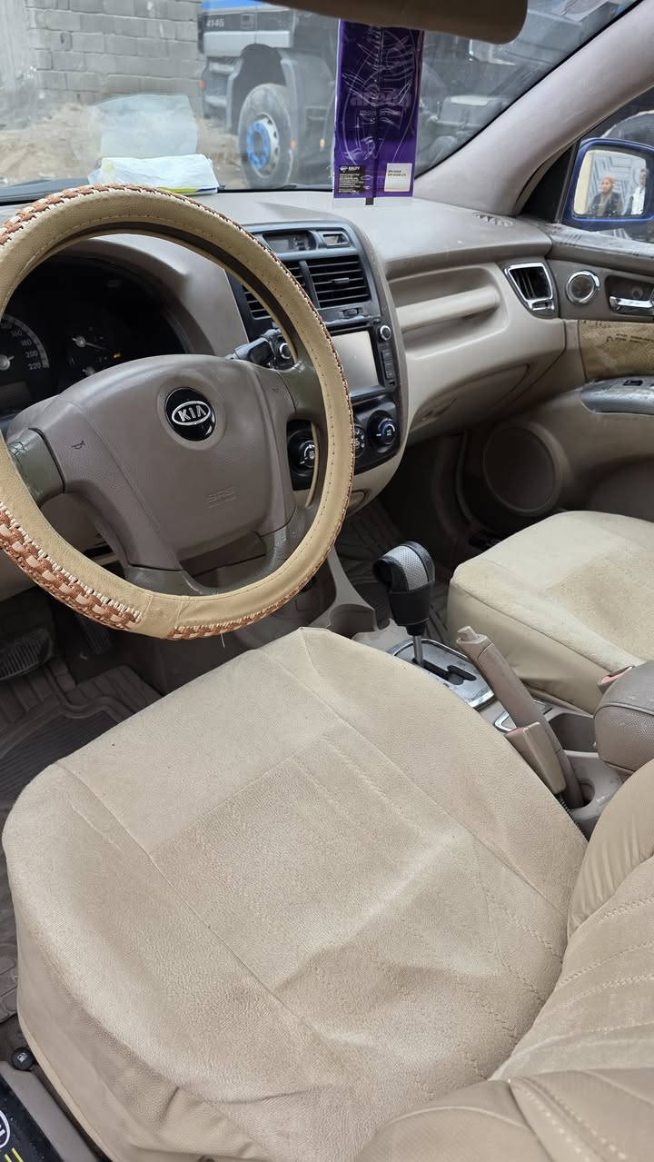 كيا سبورتج خليجي 2006 رقم بصره جديد شرط تحويل محرك اربعه سلندر 2000 دوش مكينه كير كفالة حداديه جديده تخم تاير كهربائيات كلها شغالة سياره نظيفه وبلاديه شاد دوشمه جديده و شاشه سياره كفاله من الضربه و التبديل و الصبغ فقط بيها رش كلير قطعتين باقي مكفول السعر 90 وبيها مجال ***********
