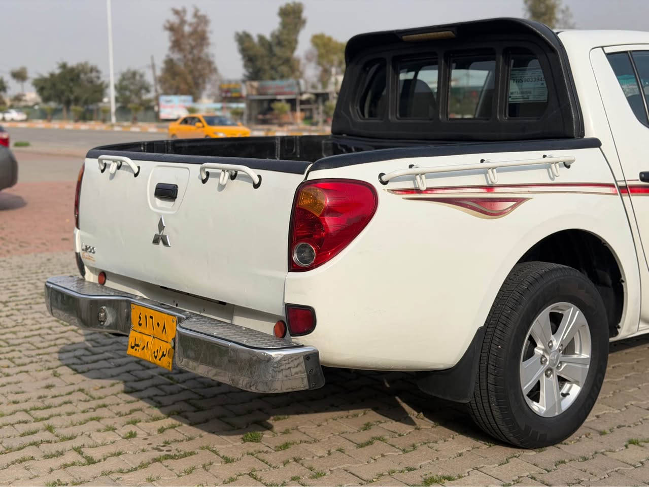 بيكم ميتسوبيشي موديل 2012
بدون صبغ. فقط بيها كم مكان تعديل بارد
محرك كاز اقتصادي سيارة حيل نظيفة 
جاهزة ما ناقصها اي شي سعر 127 $ بي مجال
مكان سيارة كركوك ما متواجد بل فيس شراي اتصل و تدلل 
‭0770 131 0777‬ كركوك, العراق
