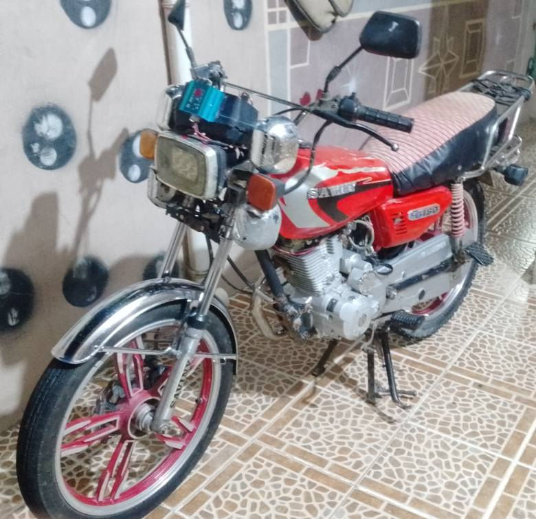 السلام عليكم ورحمه الله وبركاته دراجة سيفان للبيع موديل 20مكينة جديدة كهربائيات شغالة  اوراق موجودة السعر 300 مكاني ديالى الخالص


**إذا كنت صاحب هذا الإعلان وتريد حذفه لأي سبب، رجاءا أرسل رسالة إلى الدعم الفني**