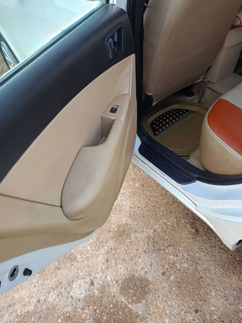 السلام عليكم لبيع سوناته مقدس 2009امريكي محرك 2400كير جديد تخم تاير تبريد شغال حداديه جديده السياره مكفوله رقم انكليزي ديالئ تحويل ثاني يوم السياره خير من الله  العنوان ميسان علي الشرقي  السعر 115بيها مجال قليل التصال ***********
