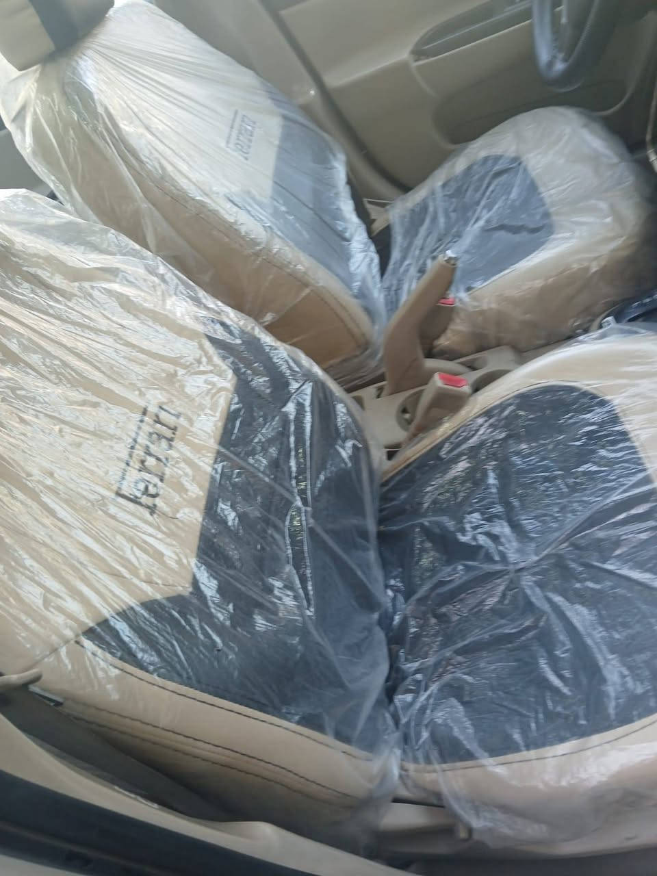 السلام عليكم اكسنت ٢٠٠٨ مصبوغه حزام ماعده البنيد والقماره والجنطه سياره جاهزه كل نقص مابيهه السعر ٨٥ للاستفسار ***********
