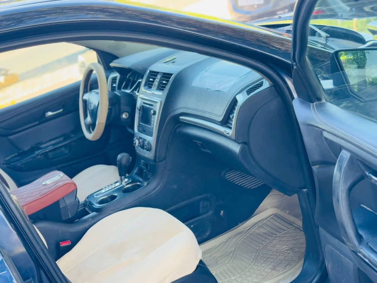 جمسي اكاديه  2015 سعر 145  قابل للتفاوض الأستفسار اتصل *********** وارد امريكي حادثه دعاميه فقط مكفوله من الضربه بيها صبغ 3 قطع اثر جراد والباقي كفاله عامه مواصفات شاشه كبيره تحكم ستيرن مري كهربائي جنطه شفط حساسات امامي وخلفي 7 راكب 3 قطع تبريد مكينه 6️⃣ سلندر مكينه وكير مكفولات حته من الفتح حداديه جديده تخم تاير تبريد تدفئه شغال مشروع وطني سنويه ل 27 مكان سياره كربلاء
