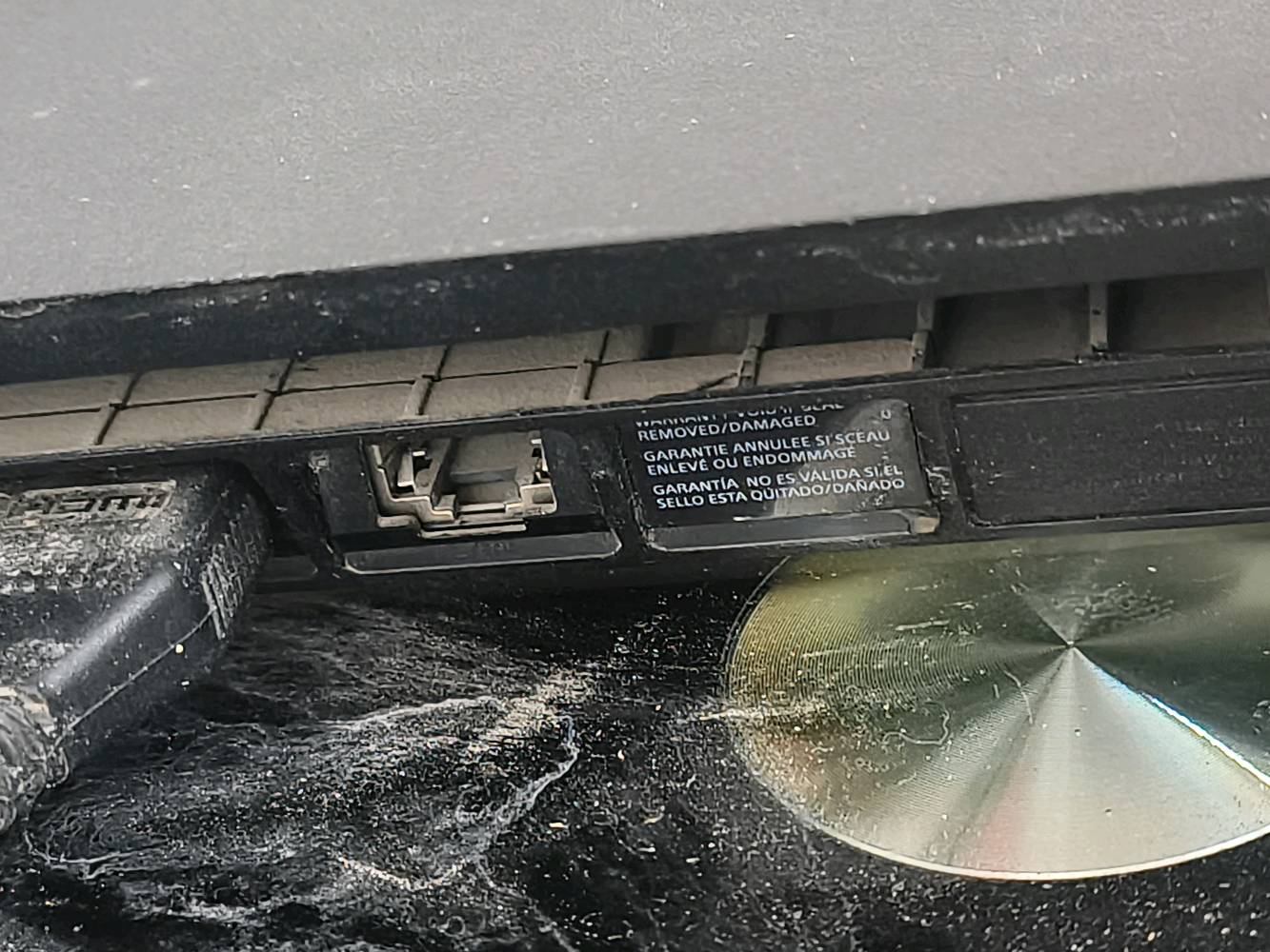 ps4 للبيع
بلستيشن 4 للبيع
بلي 4 للبيع 
 المواصفات أونلاين 1T يعني ألف كيكا ما مفتوح ولا مصلح لوك ستيكر ما افتحه هواي قليل يعني استخدام قليل يوم افتحه و سبع لا  
يجي مع حساب بي ألعاب خير من الله ابرزهن 
1- God of War: Ragnarok
2- God of War
3-spiderman miles  
4- The Last of Us Part II 
5- resident evil village 8
6- TOMB RAIDER
 
ويجي قرص وياه ذا كرو موتر فيس لعبه السيارت المشهوره وبيه حساب قوي جدا  
تجي ويا ups بس بلك مشلوع بس يشتغل عادي 
تجي ويا يده بس تجاري ليش اجذب

السعر 300 ألف وبي مجال 
رقمي للتواصل ***********