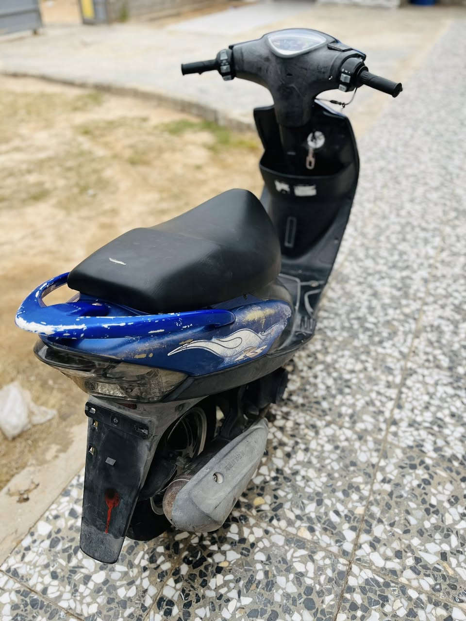 السلام عليكم للبيع للبيع

ماكس عدله رمبة جديده بل كارتون صار 4 اشهر نازله من الرمبة 

ختم واحد كلها من الطول للطول 

شلعه معدله تاكل الكاع 

بيها ويل نجمه اصلي مو تجاري  سعره 250 تريده وياها تريده ويلها البلادي 

تايرات جلاتين 

باتري البارحه بدلته 

الدراجه كلها بلاديه مكفوله من الطول للطول

بيها قطره اكسل  NSY

الدراجه بيها بس كابريتر تجاري الله شاهد البلاديه موجوده وكلشي ما بيها موجوده بس اني شديت تجاري نوعيه راقيه

سعر الدراجه بل ويل نجمه  1100

سعر الدراجه بويلها البلادي 900

مكاني طريق كربلاء نجف عمود 308 يعني بوابه النجف بل ضبط

للاستفسار ***********
