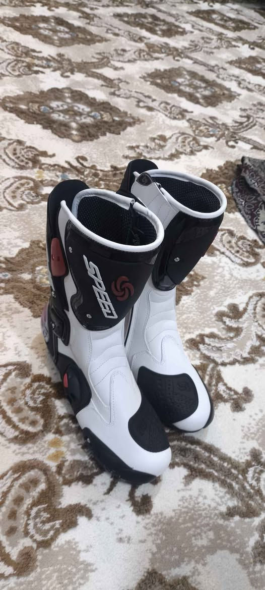 سيفتي بطح جديد ماركه يلبس قياس من 40 الى 42 جديد ما ملبوس مكاني بصره شط العرب يوجد توصيل رقمي *********** شط العرب, البصرة
