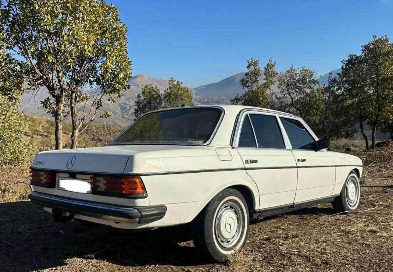 مارسيديس ١٩٨٤ بةنزين گير توماتك  بي صبوغ
 گير مةكينەی بەطه تەبريد و تةقةو رةقة بةشةرت  
زور خاوينة رةقةم و سەنەوی نوية تا ٢٠٣٠
تەحویل و غڕامە بەشەرت  

***********
شوين سوران سوران, أربيل
