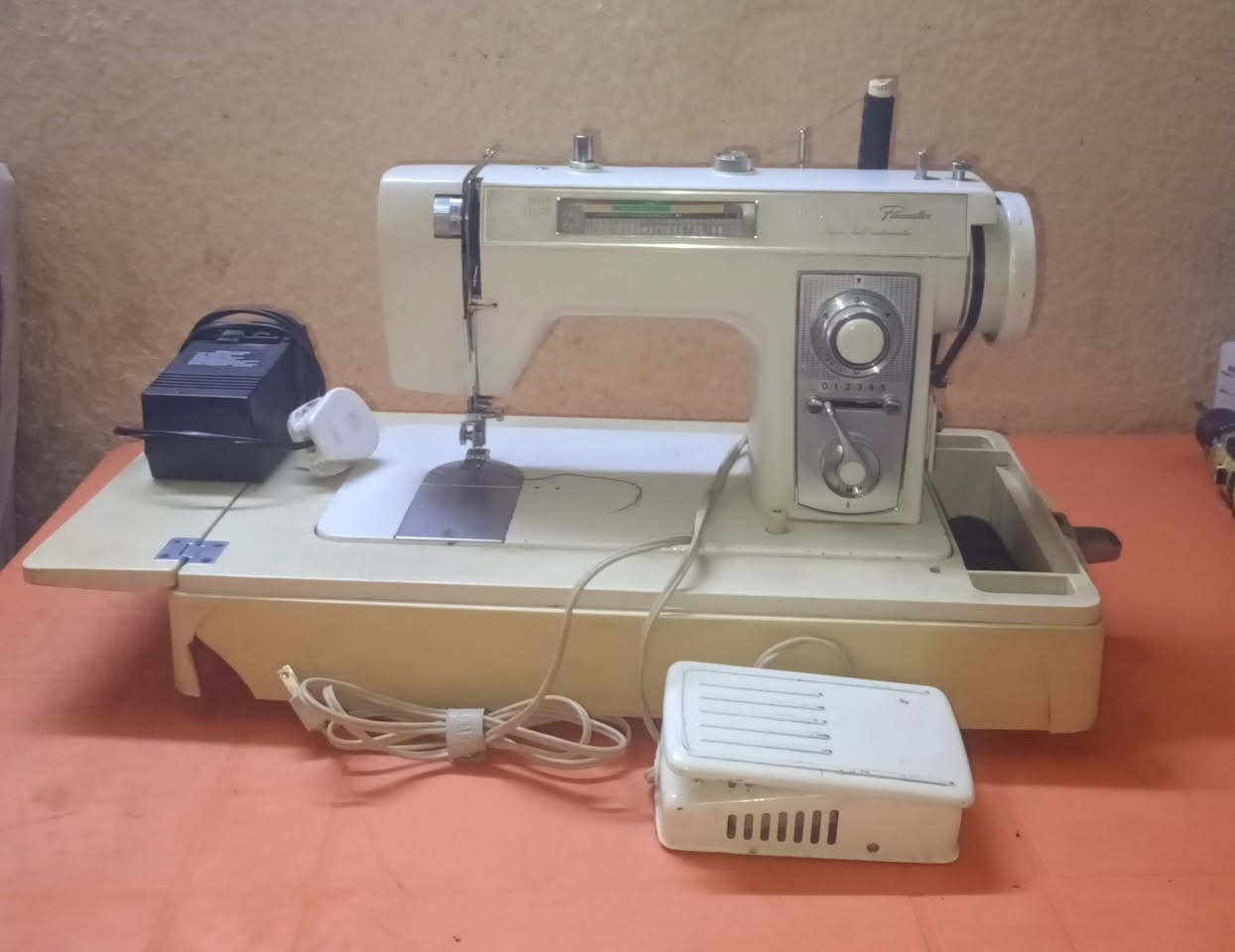 مكينة خياطه سوبر برذر خياطه اوفر كل انواع التطريز علفحص سعر 110 ألف/*********** بي  واتساب
