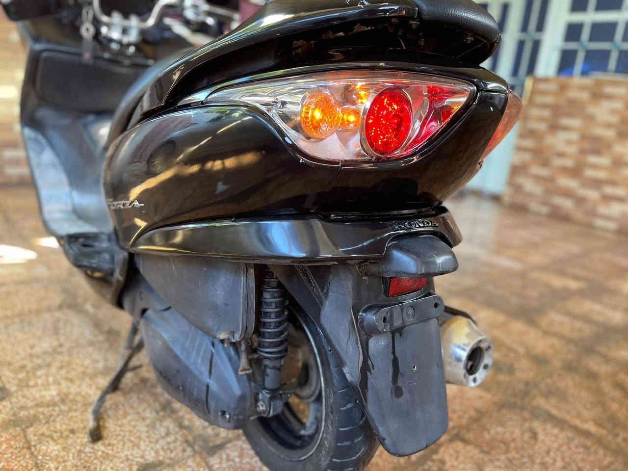 من رخصت ادمن الكروب المحترم 
فورزا 0.9 كامله من كل النواحي شرط متصرف عليها ربع دينار مرتبها ع ايدي شلعة تشگ الگاع ومعدل 120 دراجة مرتبة سبب البيع اريد اجيب سياره دراجة تاخذها وتدعيلي لان ماتوگف بيك أبد ترايها وين ماتريد نقصها فقط جاملغ نكسر ومافارغ ابدله وسعرها 25 بالسوك اذا جديد ووياها خوذه اصلية ماخذها ب65 الف هديه للشراي والسعر 11 ورقة وبيه مجال بسيط للاستفسار *********** موجود اتصال وواتساب وبخدمة الشراي مكاني العمارة ميسان
