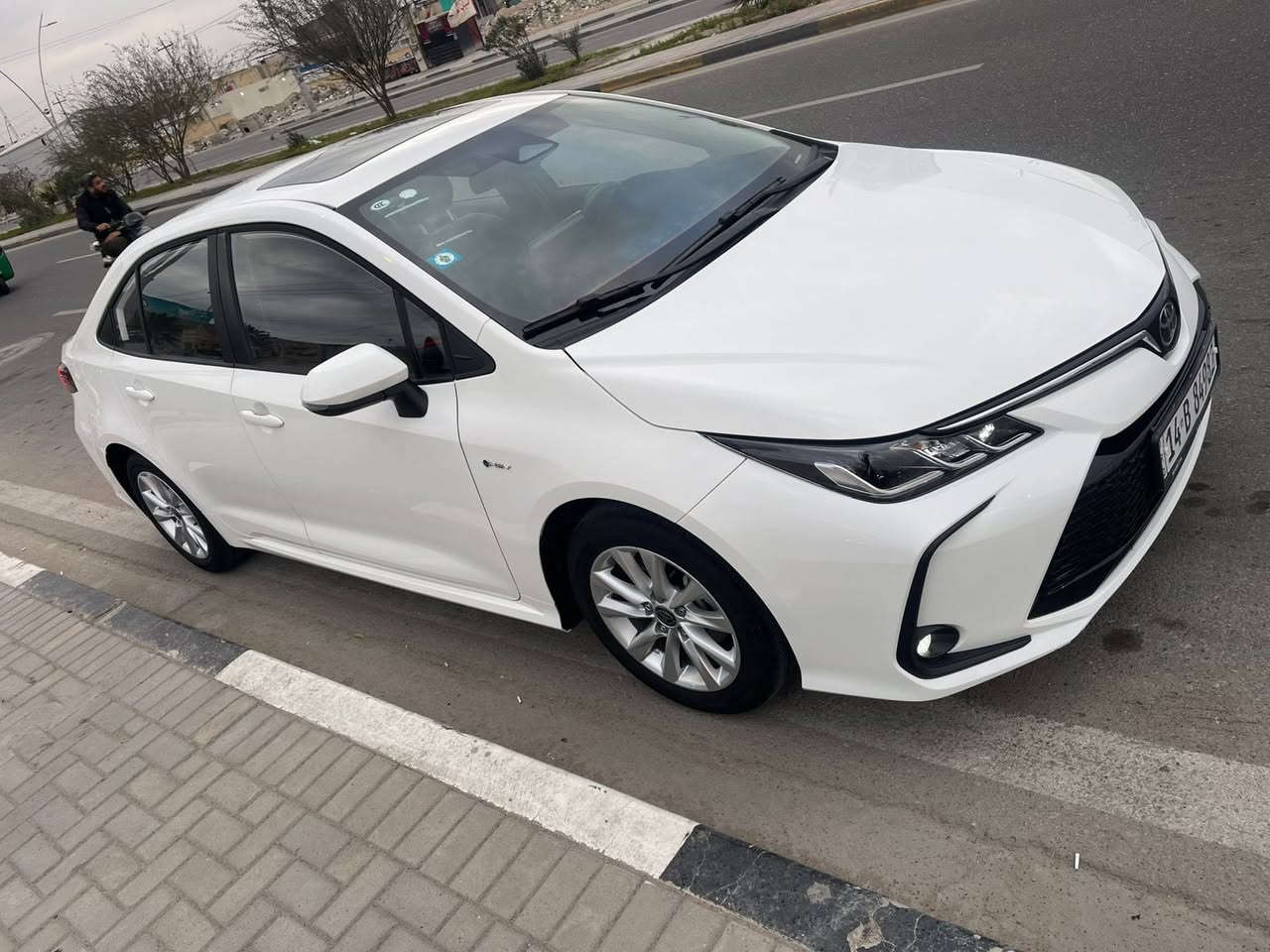 السلام عليكم اخوان 
————————-
كورلا موديل 25 شكل الخليجي للبيع
رقم بصره باسمي 
ماشيه 10 الف 
كفاله عامه 
موصفات الكورلا المعروفه 
رايدها :162 $ وبيها مجال بسيط للشراي 
مكاني : بصره 
***********
