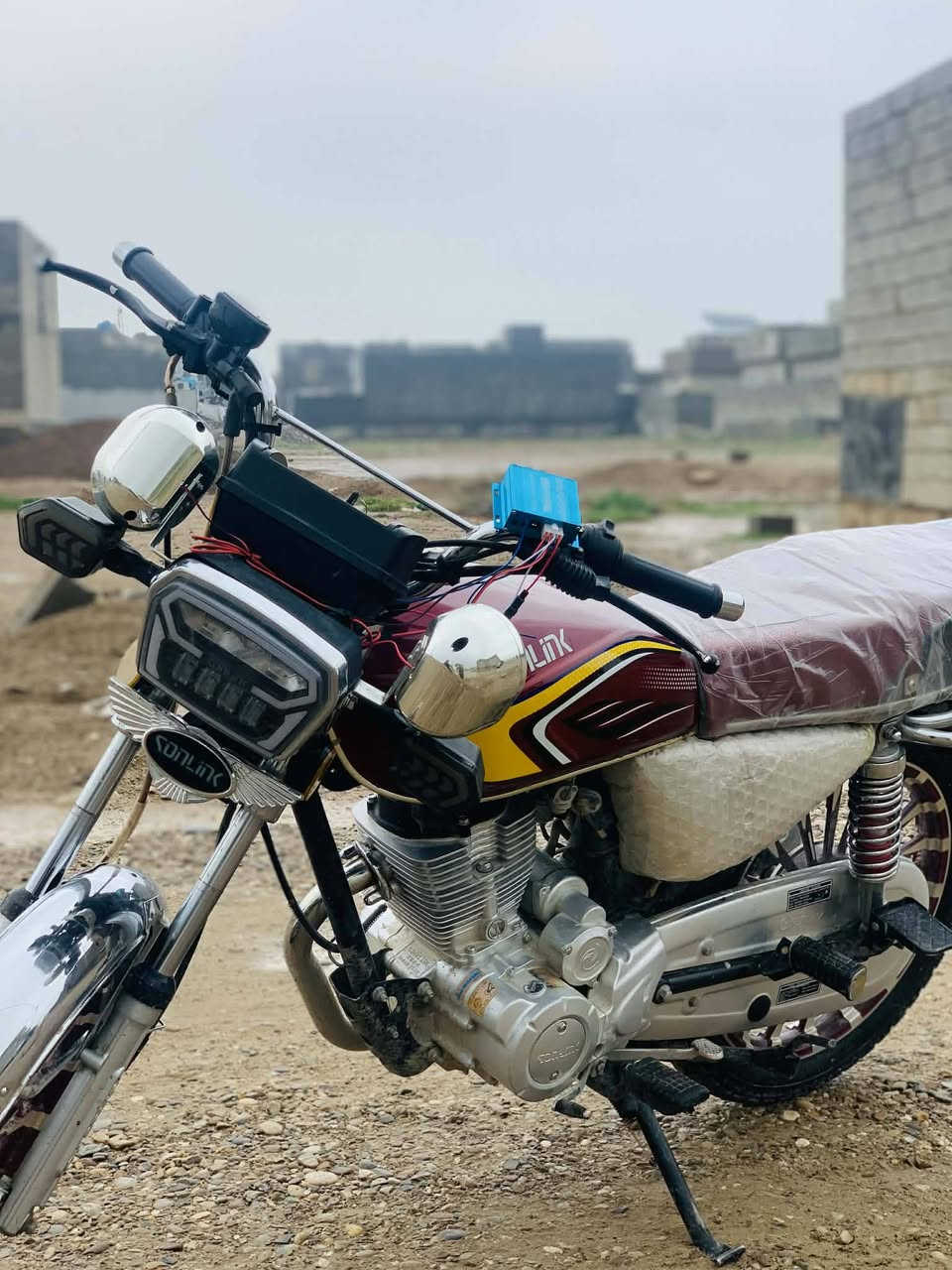 سلام وعليكم دراجه لبيع سيفان
موديل 24 شكل 25 دراجه ما ناقصه شي 
بس دشبول مكسور مو طافي لبيع أو مراوس 
بسيفان بس مجنبز. سعر 725 وبيعه مجال 
المكان ديالئ دلي عباس رقمي ***********ك
