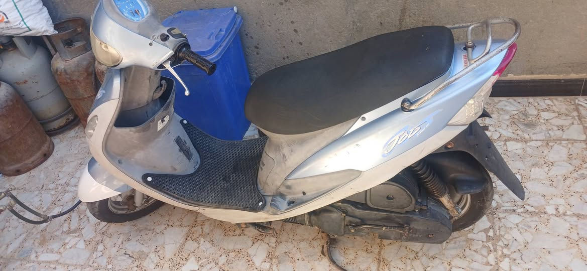 سلام وعليكم دراجة نضافه فول حاويه وين ماه عجبك فحص شرط مكينه مكاني سماوه بل الصياغ سعر 825 رقمي ***********
