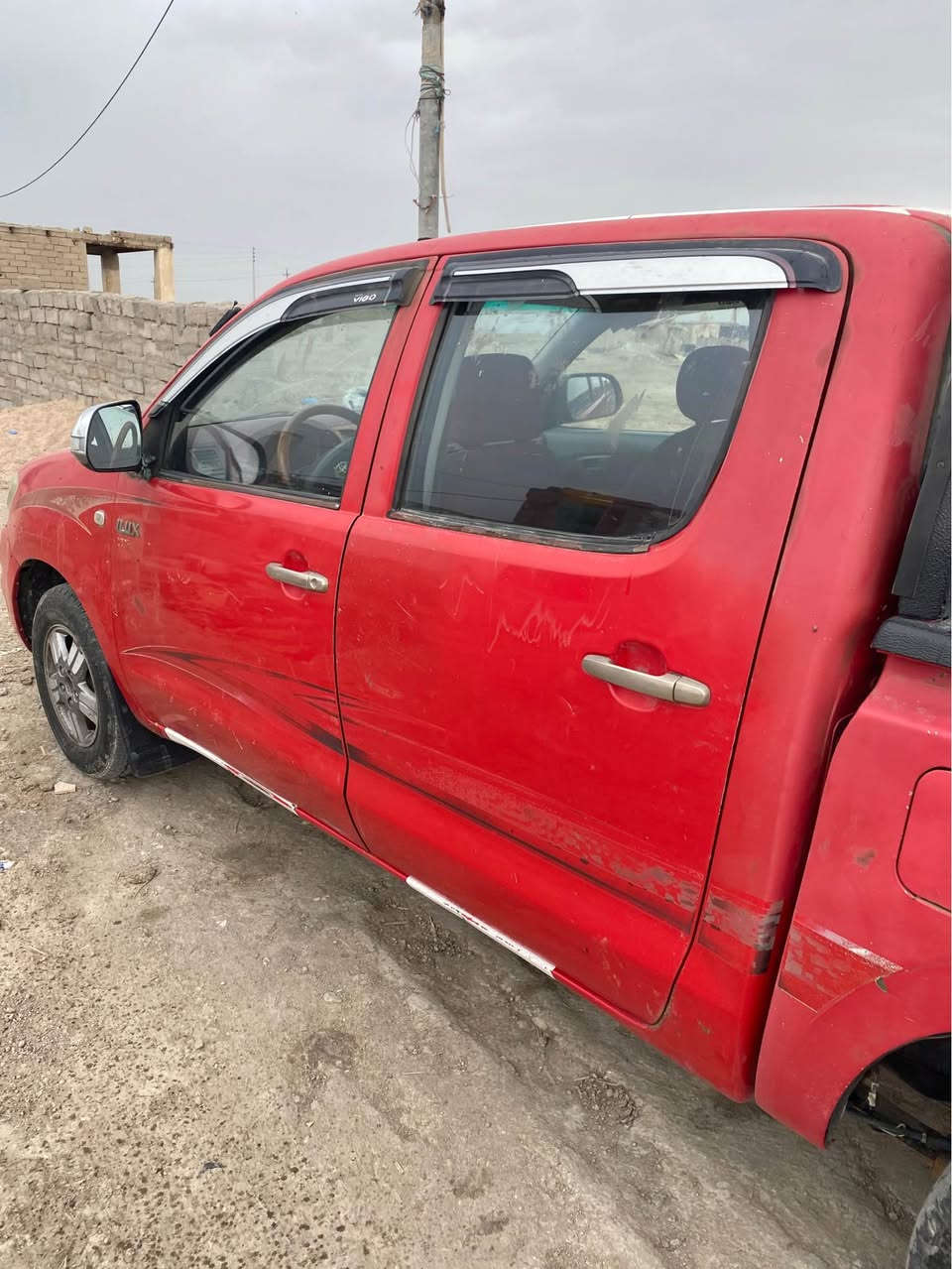 السلام عليكم بيكم 2009 شاصي19 رقم بصرة قديم مكينة توني مجفته صارلي اسبوعين الحدادية زوج تاير جديد التبريد بس فان مافاحصه الله شاهد دواخل حلوة ما عايزهه شي ابيع 105 وبيها مجال قليل  سنوية منتهيه بيها تجيه خفيفه جهة السايق فقط اي استفسار اتصل *********** القرنة, البصرة
