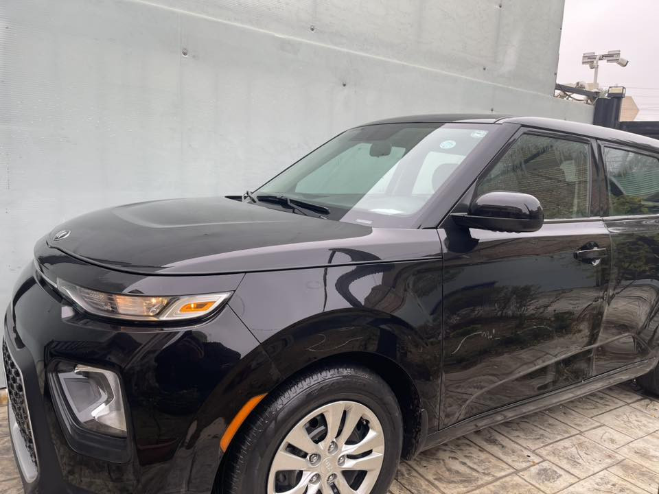 السلام عليكم
🔥 للبيع – Kia Soul 2021 🔥

✔ موديل: 2021
✔ وارد: أمريكي
✔ المحرك: 2.0 لتر DOHC 16V
✔ ناقل الحركة: أوتوماتيك 
✔ اللون: أسود
✔ ماشي: 27,000 الف مايل 
✔ شاشة + بلوتوث
✔ نظام ABS
✔ كشافات أمامية حديثة

مواصفات اخرى : كار بلي ، كاميرا ،مثبت سرعة ،توقف ذاتي ، حساسات اطارات ، شاشة تحكم، وضعيات قيادة   

السيارة وارد امريكي الضربة مرفقة بالصورة 
وصارت بيها كدحة موضحة بالصور 

📍 السيارة جاهزة للفحص في أي مكان
كير مكينة صدر ميكانيك وكهربائيات السيارة مكفولات وباكيت
بيها ايرباك بردة فقط ومصلح    
السعر 127 ورقة  وبيها مجال ورقة رقم اربيل 

للاستفسار: ***********
فقط واتس اب

شكرا للجميع
