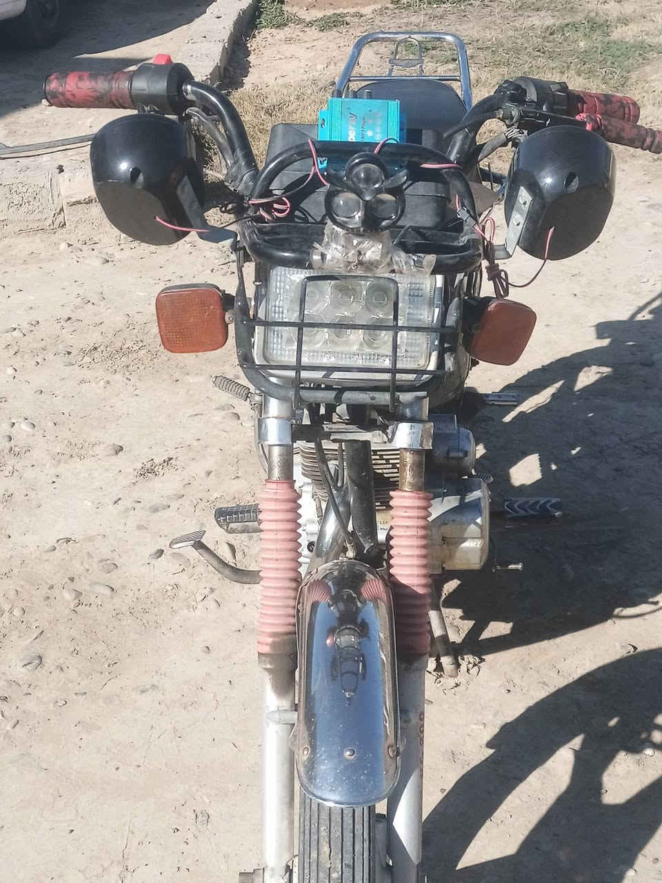 للبيع دراجه جني  السعر 190الف مستعجل عل بيعه هاتف ***********
