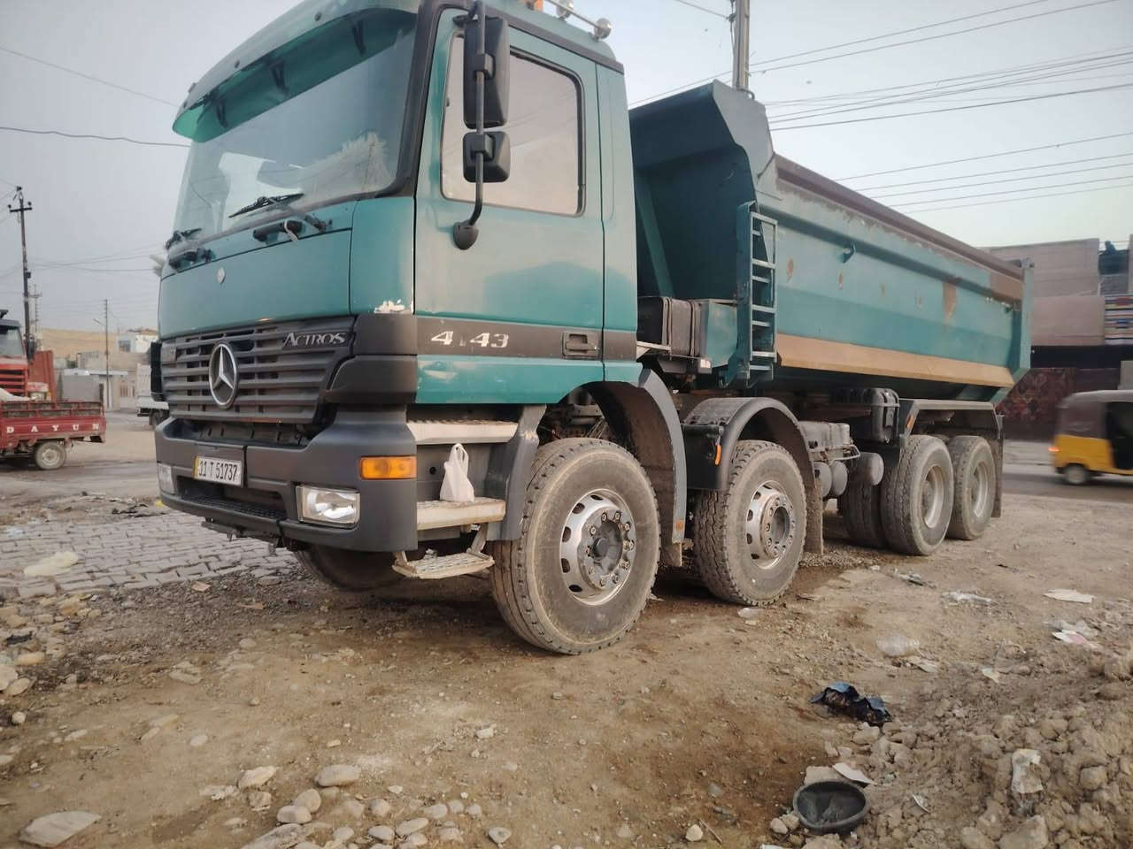 اكتروز موديل 2003 أصل بموديلهه  مربوطه قاطره ومقطوره بغداد 3لوحات حجم 43و41مجموعه جي اف 5فحله مكفوله ***********
