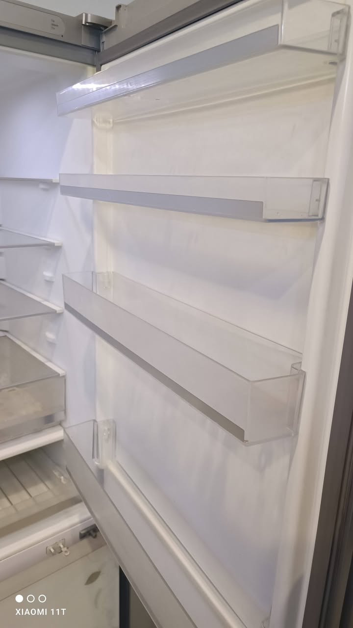 للبيع ثلاجة فيستل ١٨ قدم انفيرتر بلادية بلكامل ب٢٩٠ الف للتواصل ***********
