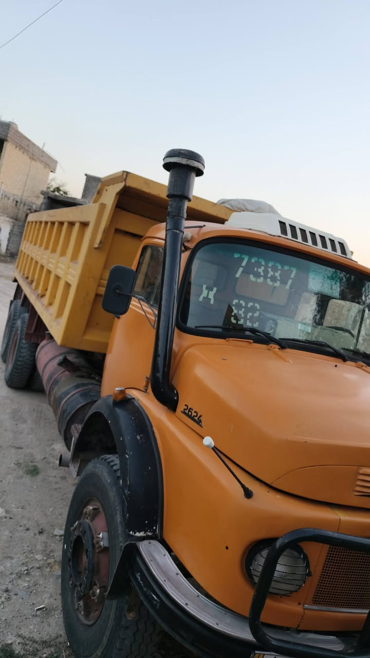 السلام عليكم للبيع 81 قماره صبغ عام شاصي بلادي ما مطوله تخم تاير تبريد ثلج جاهزه للعمل رقم بغداد تحويل مباشر مكان السياره الفلوجه الگرمه السعر 65 وبيها مجال ***********
