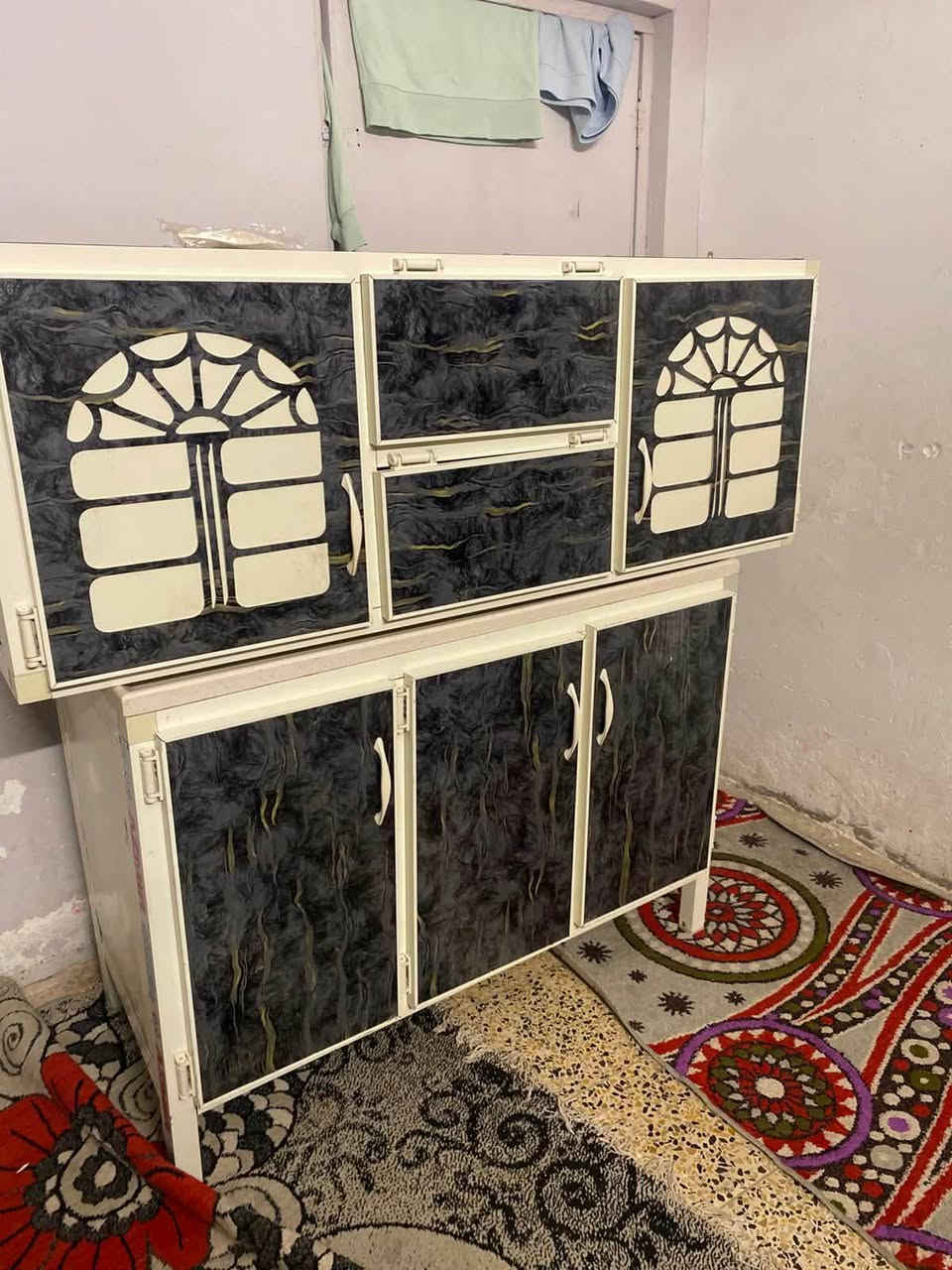 السلام عليكم كاونتر جديد مابي لا كسر ولا شي نضيف للبيع مكان بغداد اتصال ع رقم *********** سعر 125 وبي مجال
