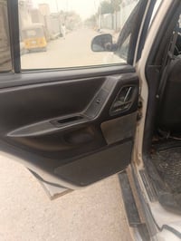 جيب موديل لفين شيروكي للبيع سعر48  07804774102
