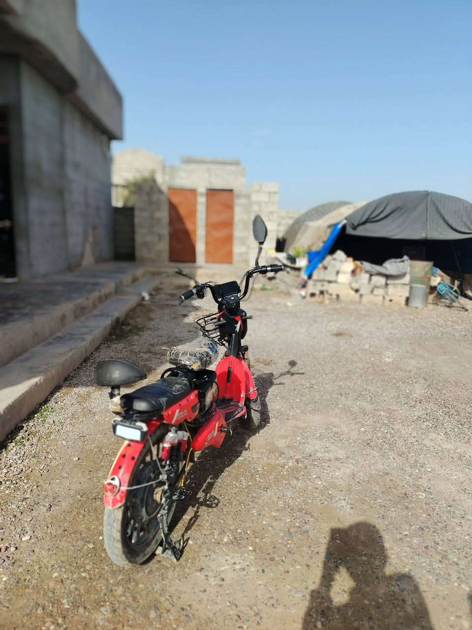 بايسكل شحن للبيع حجم عشرين من الكبار للبيع عايزو بطاريه وحده والبطاريه بخمسه وعشرين يمشي 99 قفل بصمه  ميتين وبي مجال حيل هاذه رقمي اتصل ودلل ***********.      المكان ال ربيضه
