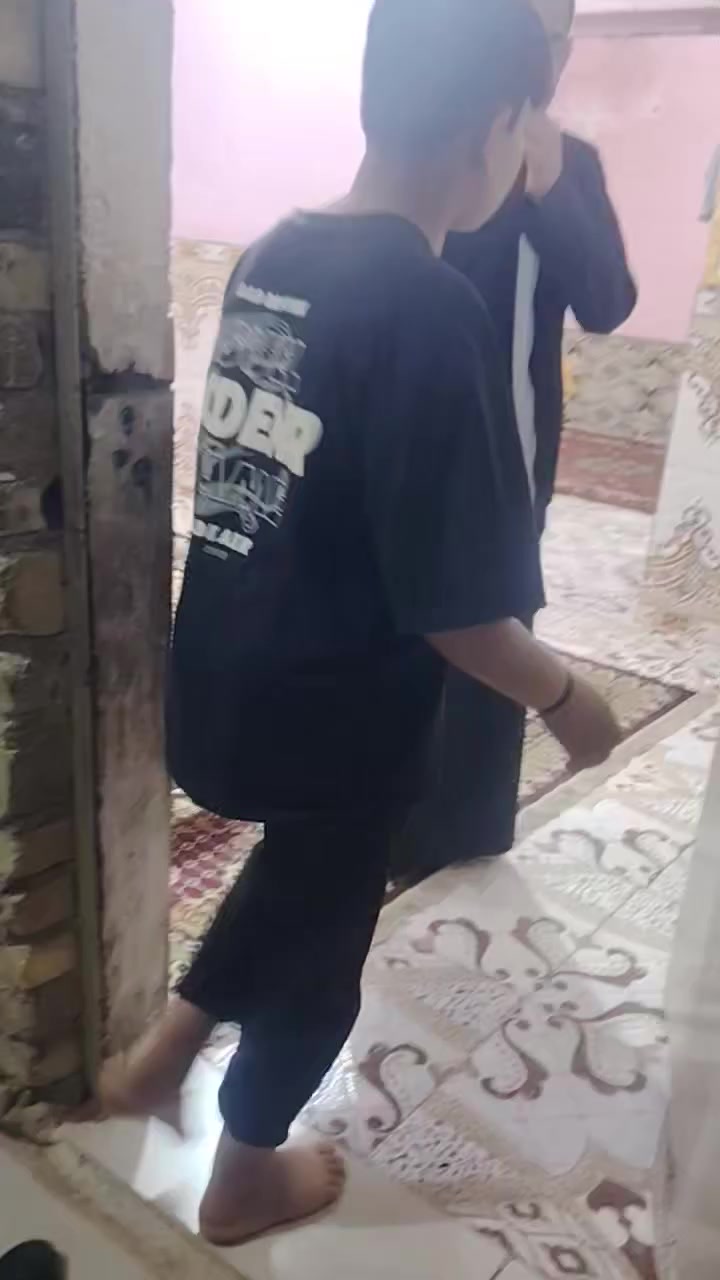 يوجد بيت للبيع المساحه 100متر راس ركن قريب جدا على الشارع العام 
الشارع  الرئيسي 
منطقة حي الرحمه الثانيه الاتصال على الرقم***********
