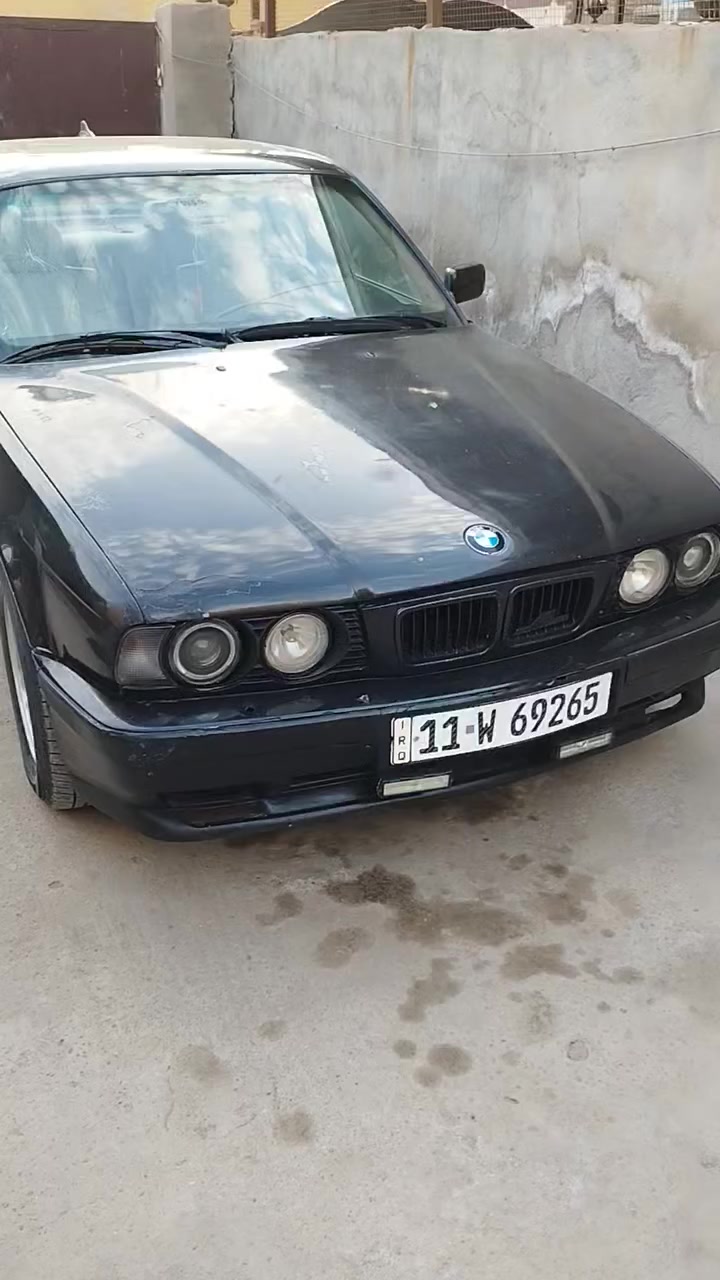 سلام عليكم بي ام اصل  520 مكينة 525 مسكر فانوص كير مكينة مكفولات  كير عادي موديل 92رقم بغداد بسمي مكاني بغداد العبيدي عارضهة 45 سيارة مكفولة من الضربة مصبوغة عام رقم تليفون ***********
