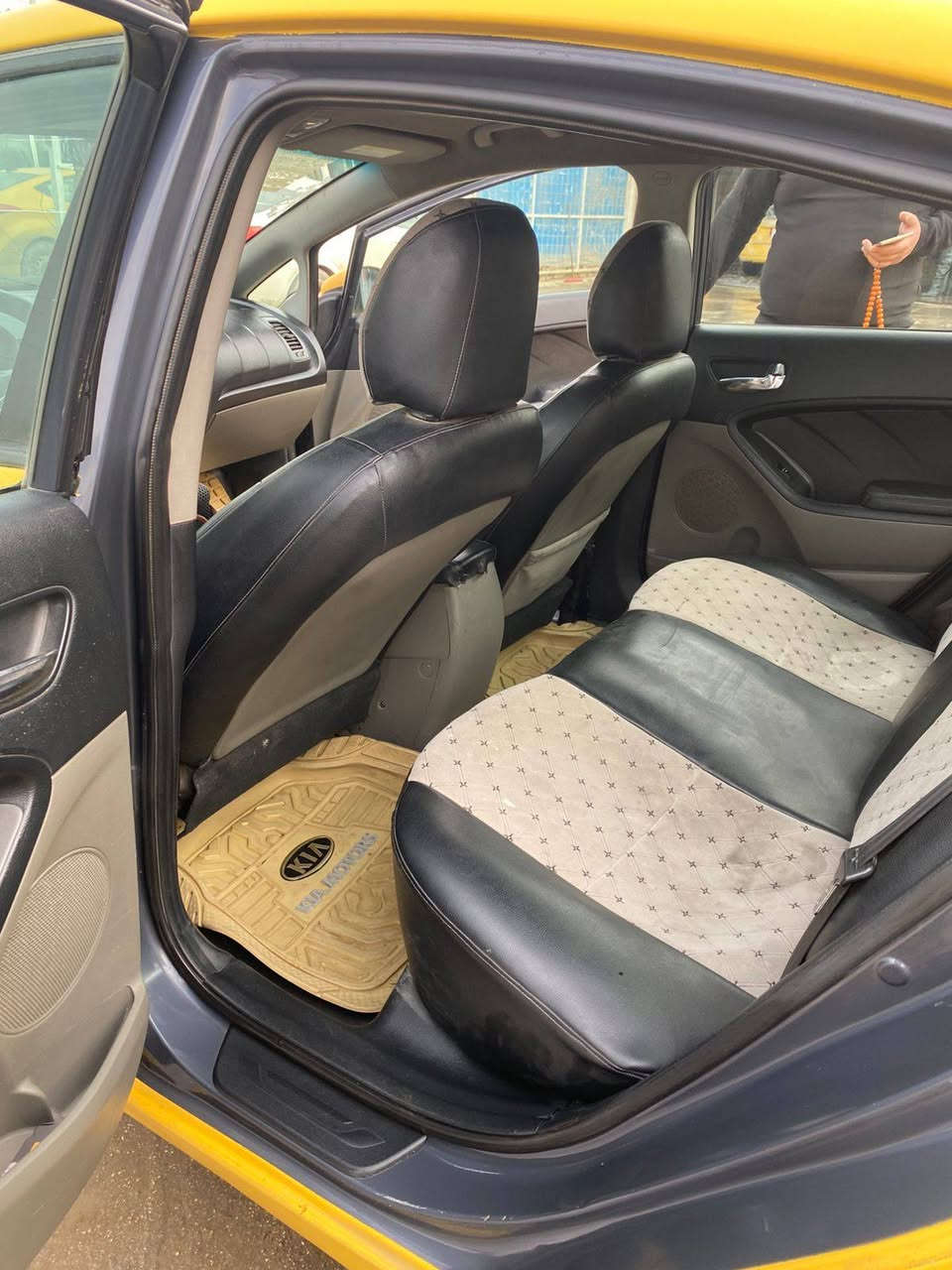 السلام عليكم كيه فورتي موديل 2015 سياره وارد أمريكي حادثه موجود بل الصور مكينه دوش 1800 كير ومكينه مكفولات السعر 108 عنوان الأمين الثانيه  ***********
