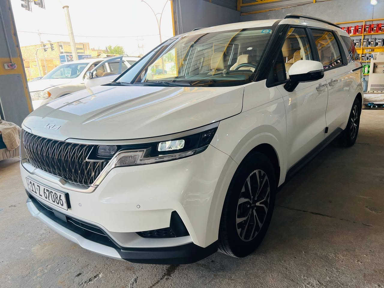 سلام عليكم كرنفال 2023 بانزين بلاد مواصفاتها معروفة 
رقم بغداد بسمي رقم صاحب السيارة ***********
