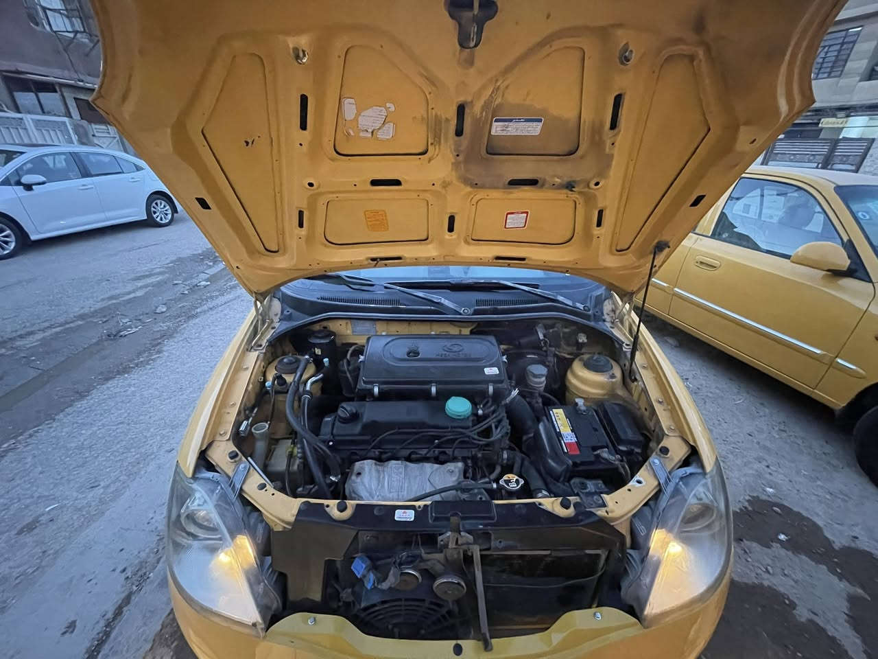 سلام عليكم طيبه ٢٠١٥ للبيع سياره بدون ضربه بدون تبديل صبغ قليل هلال وباب سايق بدون ضربه كير مكينه مكفولات صدر خلفي امامي تخم تاير دوشمه عام كشنات وكاعيه وتنته تبريد شغال بس عوزه غاز سويج ريمون شخاطه سعر ٣٦ وبيه مجال بصيط رقم ***********
