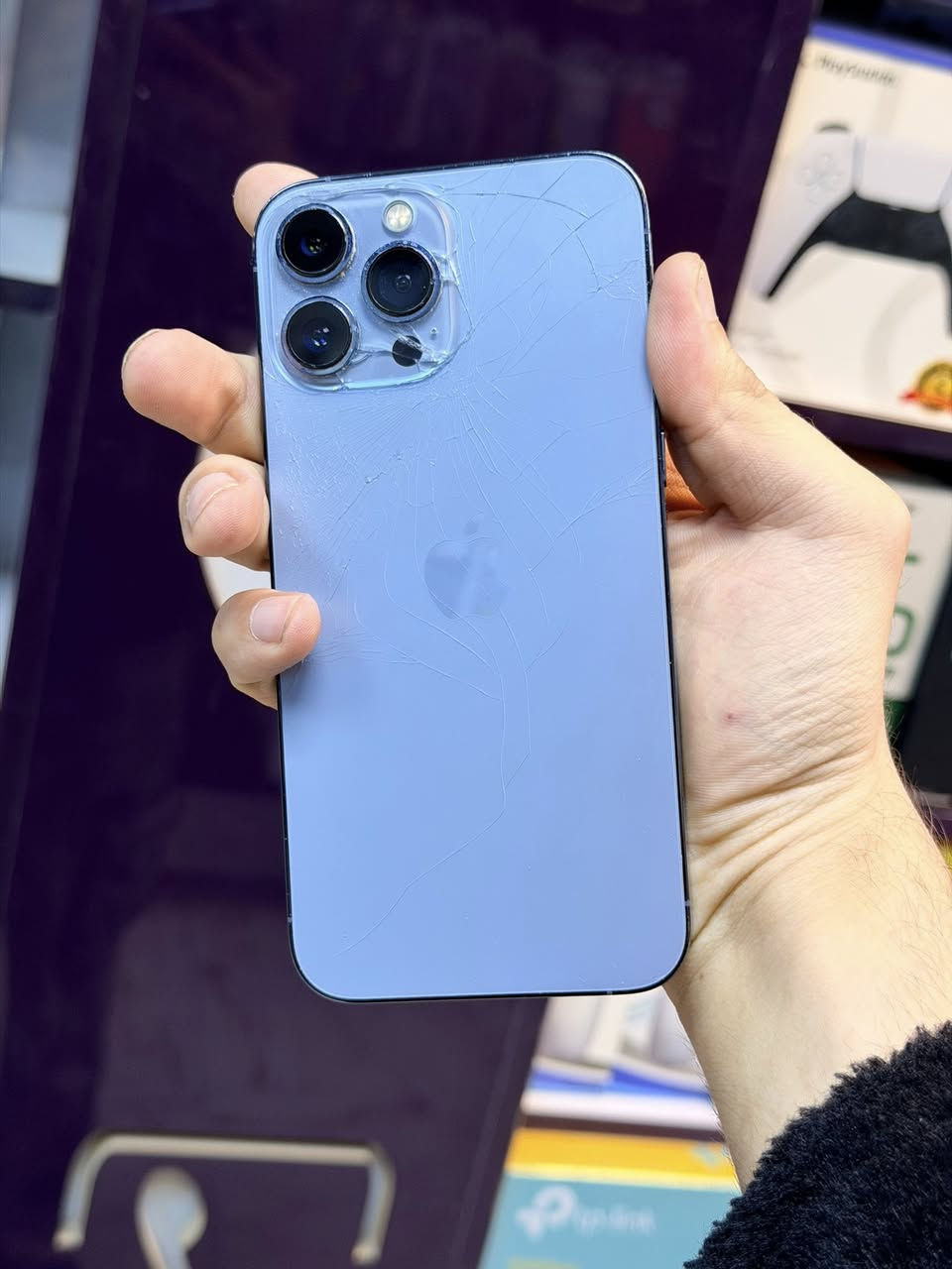 � للبيع ايفون 13 برو ماكس
ذاكرة 256 بطارية 🔋 82%
مبدل كامرة فقط 📸
بي فطر بسيط بضهر الجهاز وما مأثر ع الاستخدام

بي حساب iCloud غير نشط (تكدر تنزل تطبيقات، تحدث، وتمسح ع حسابك عادي)

📍المكان: بغداد
📞 الرقم: ***********

السعر مناسب والبيع جدي
