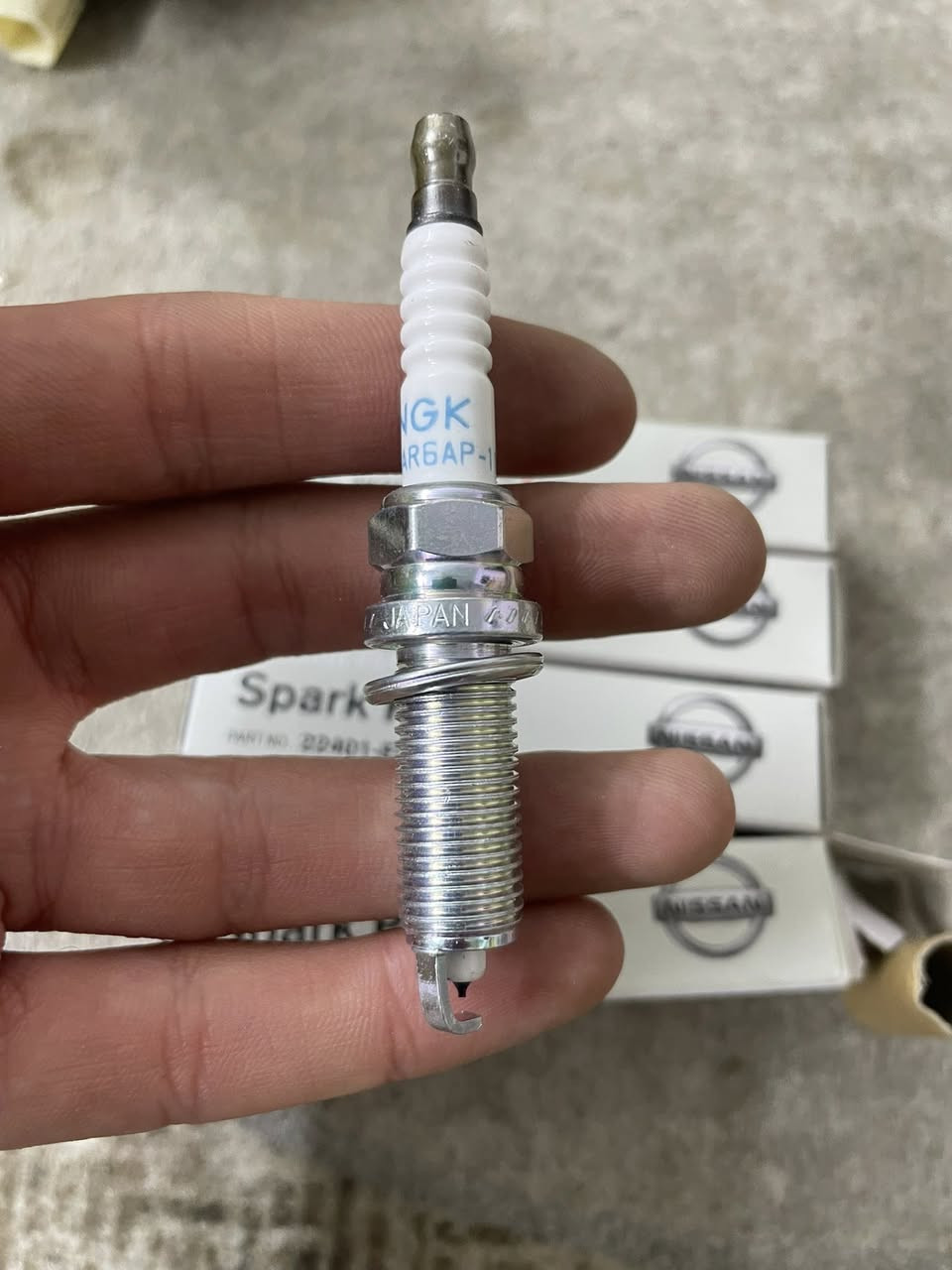 السلام عليكم شباب
- غراض سني 

- بلكات ngk ( تخم ) 
- بلكات JRlDUM ( تخم )
-  بوش طبلات صغار + اكبار 
- هورناات عدد(3) + هورن اصلي سني ( تفصيخ ) 
- زنون الاصلي مال سني تفصيخ عدد (2) ( اصفر )
- منظومه زنون ( ابيض ) 
- روس رواط 
- رواط 
- بانزات ( زوج ) 
- فلاتر دهن عدد (3)
- واقيات مطر 
- مثبت تلفون 
- گلوبات 
- دوسات بلاديه 

العنوان / حي الاعلام / السيديه 
***********
