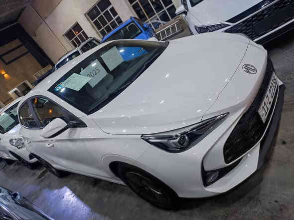 مثبت لوحات بغداد زيروا تخفيض عن سعر شركه 
MG 3 2025
استلام مباشر والكمية محدودة  شامل اللوحات ا
ام جي 3 موديل 2025 زيرووو ضمان 6 سنوات او 200 الف كم متوفرة بالون الابيض ⚪️  ☑️ المواصفات 
🔴محرك 1500 تنفس طبيعي (دوش)
🔴كير اوتوماتيك 
🔴شاشة وكامرة 
🔴حساسات خلفية 
🔴كشافات امامية هايلوجين 
🔴اشاير بالمرة الجانبية 
🔴بك لايت LED 
🔴تحكم مقود جهتين 
السيارة زيرووو واقتصادية تمشيك 17.8 كم للتر الواحد  بدون معاملة وللاستفسار ***********
