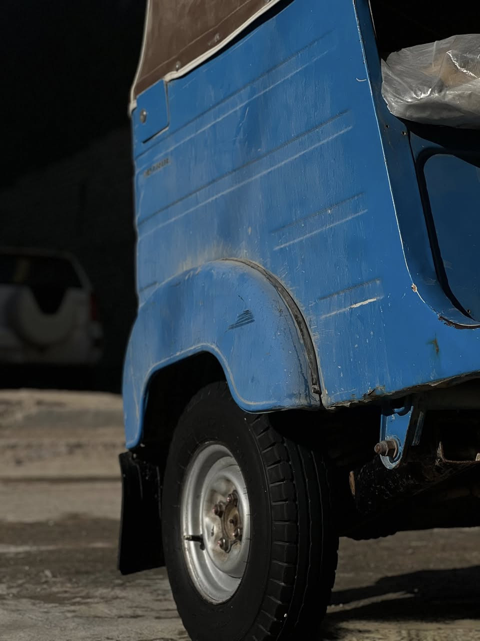 السلام عليكم تكتك للبيع 20 مرقمه ثاني يوم احولك مكينه مفتوحه وبيه ملاحضات ب7 وبيه مجال ممتواجد بلفيس شراي اتصل ***********
