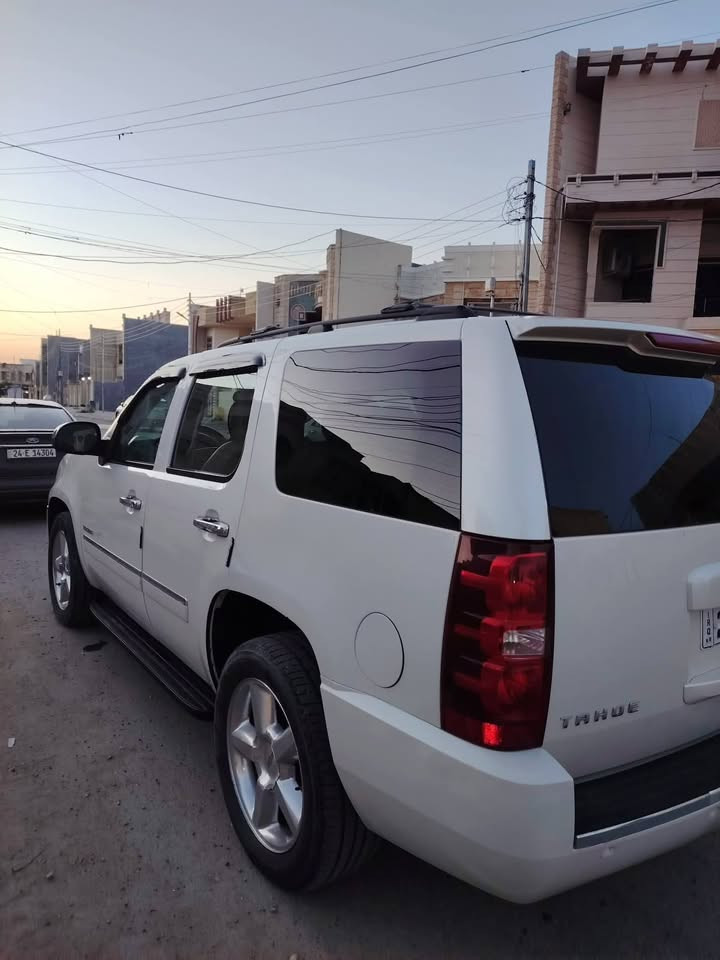 السلام عليكم للبيع تاهو2010 LTZ VIP دخول جديد ادوات كفالة من الكص والتفصيخ بدون صبغ جمالية صدر حدادية جاهزة ١٠٠٪
تخم تاير جديد  جاهزة للاخير
السعر ٩٠ وبي مجال حك الجيه 🌹
***********واتساب
