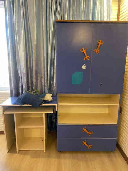 ژوری نوسته ن گه نجان له گه ل دوشه ک
نرخ : ١٧٥ هه زار.        شوين سليمانى 
___________ 
غرفة نوم شبابي مع دوشك 
سعر ١٧٥ الف.        مكان السليمانية 
***********
