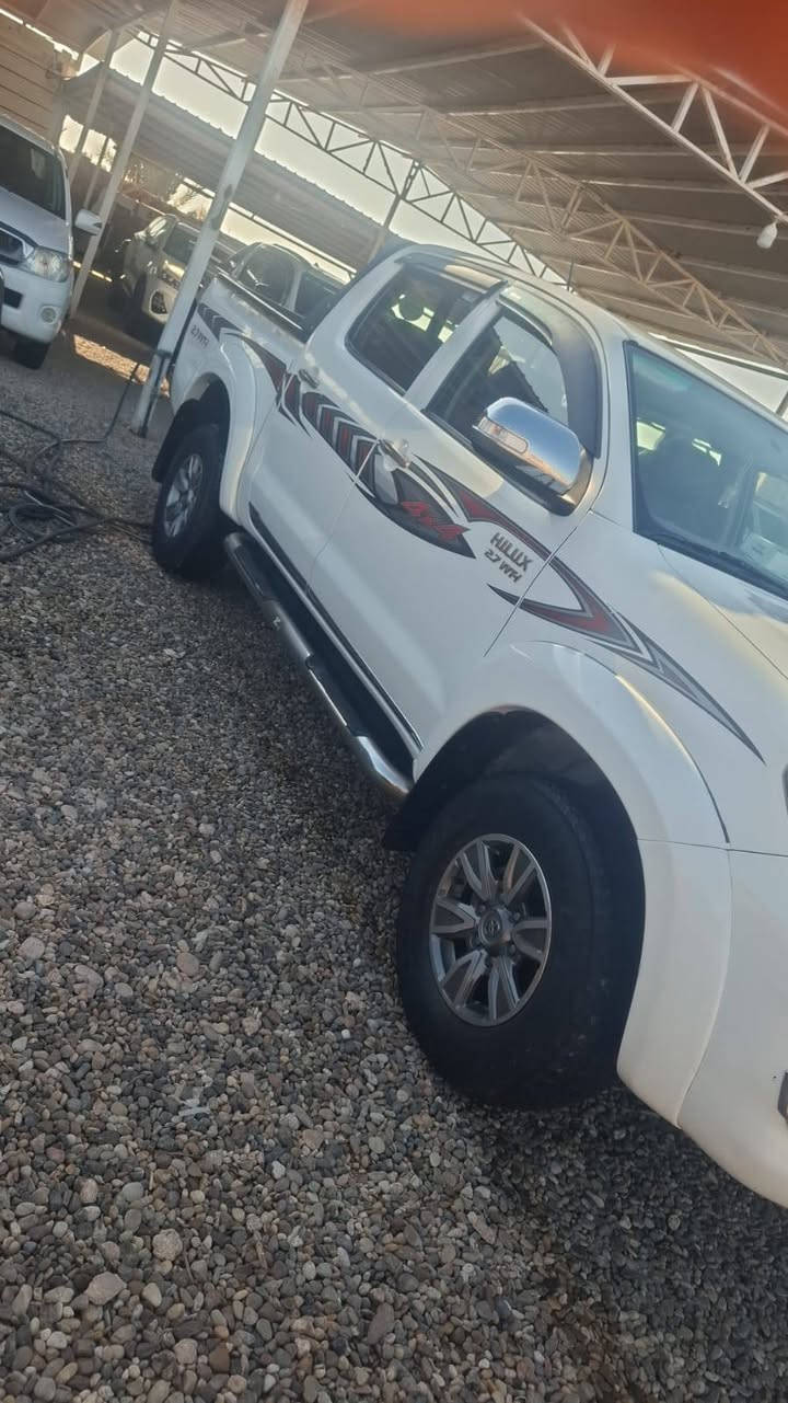 السلام عليكم
بيكم للبيع موديل 2014
سياره جديده حيل ونضيفه مكفوله 
ماشيه 150 
عنوان السياره الرمادي 
مكلف بالنشر 
رقم صاحب سياره ***********
