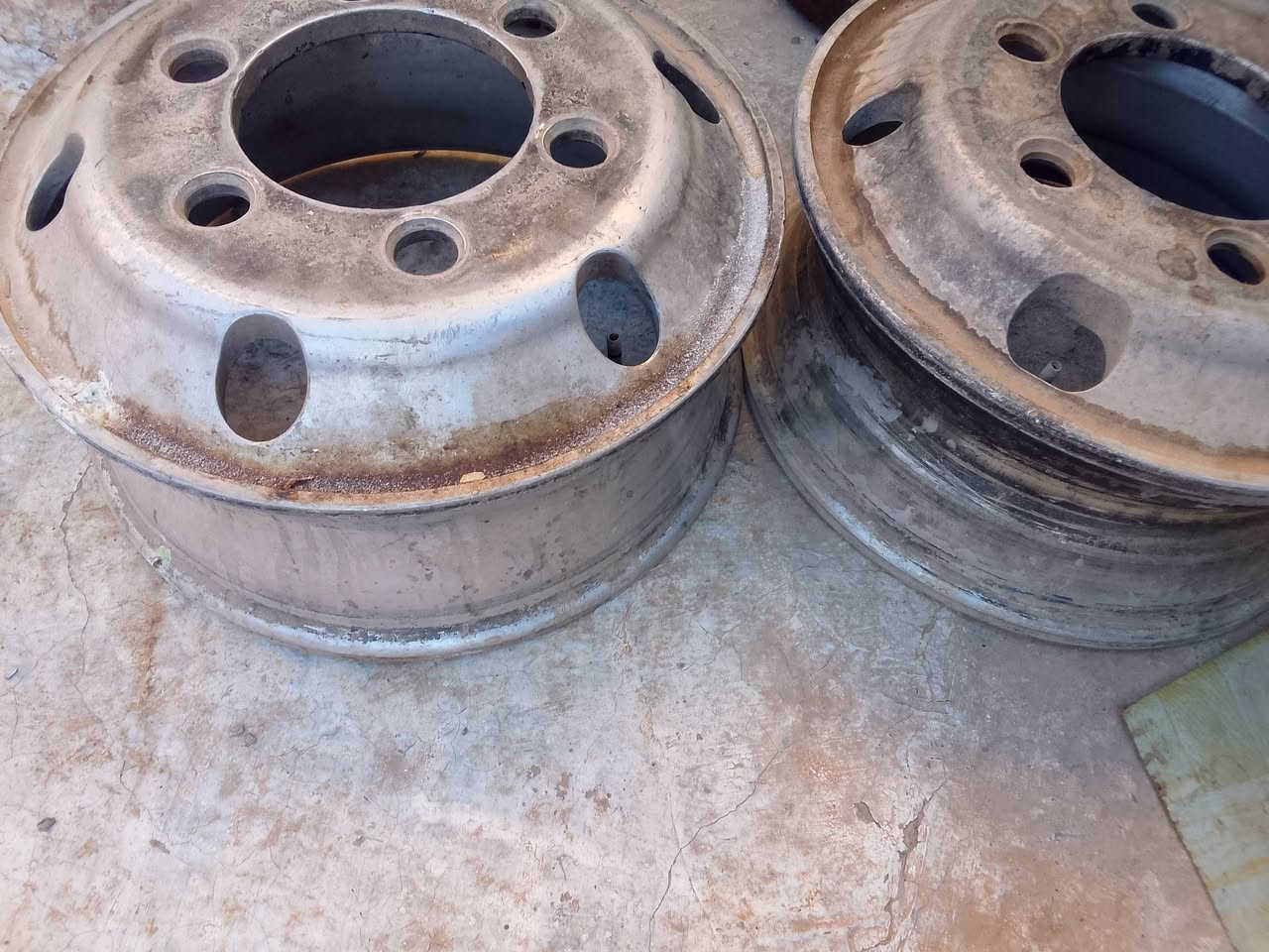 سلام عليكم ويل للبيع ثنين فافون سعر 400 وبيهن مجال رقم راعيه *********** مكاني كربلائي 
@
