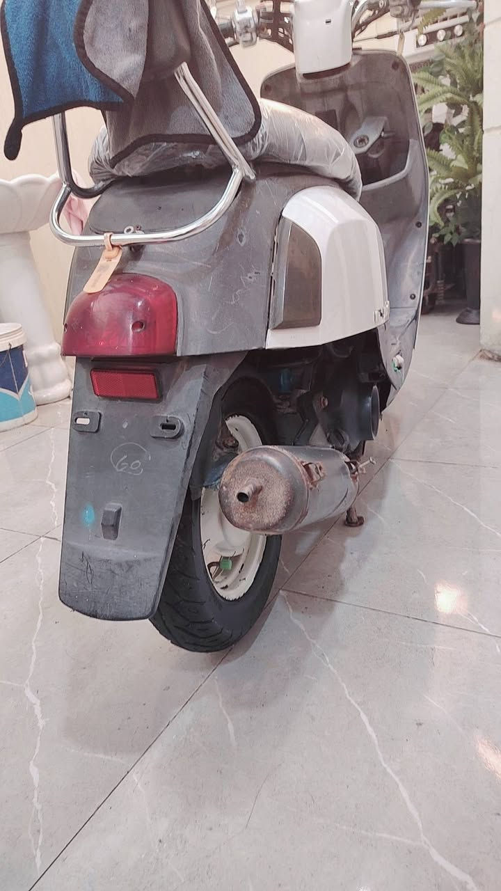 دراجه بوليسي للبيع الدراجه مكفوله مكينه وكير وختم واحد الدراجه البلادي ماناقصه شي شوفت عينك العنوان مجمع سيد اسماعيل البوابه الأوله السعر ٩٠٠ وبيه مجال للشراي بي خير ويدلل...      ***********  وهاذه رقمي
