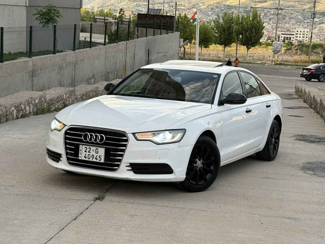 Audi 2015 A6 صفر شركة اربيل لون ابيض
محرك مكفول جديد v6 2.8 تنفس طبيعي 
الضرر قطعتين ونص بخ فقط 
فول فول موصفال

رقم هزه سنويه جديد تريد وكاله تريد تحويل
مكان السيارا دهوك 
السعر 128 ومجال 

للستفسار//
***********
*********** 

موصفات //
فول موصفات
سلايت
برداد فتل مال شركه 
برده كهرباي
كشن خزن
كشن كهرب
كشن جلد 
فول تحكمات ستيرن
لايتات ليد
بكلايد ليد
حساسات امامي خلفي
بصمه
هندبريك بصمه 
اوتو ستوب
BT 
وبعد بيها هوايه موصفات
