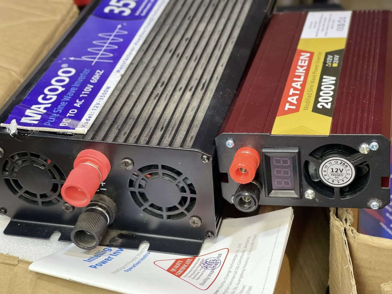 عاكسات كهرباء قطعتين الاثنين شغالات وشرط الشغل كامل ملحقات ومع الكراتين سعر القطعتين 70 الف مع التوصيل واتساب ***********
