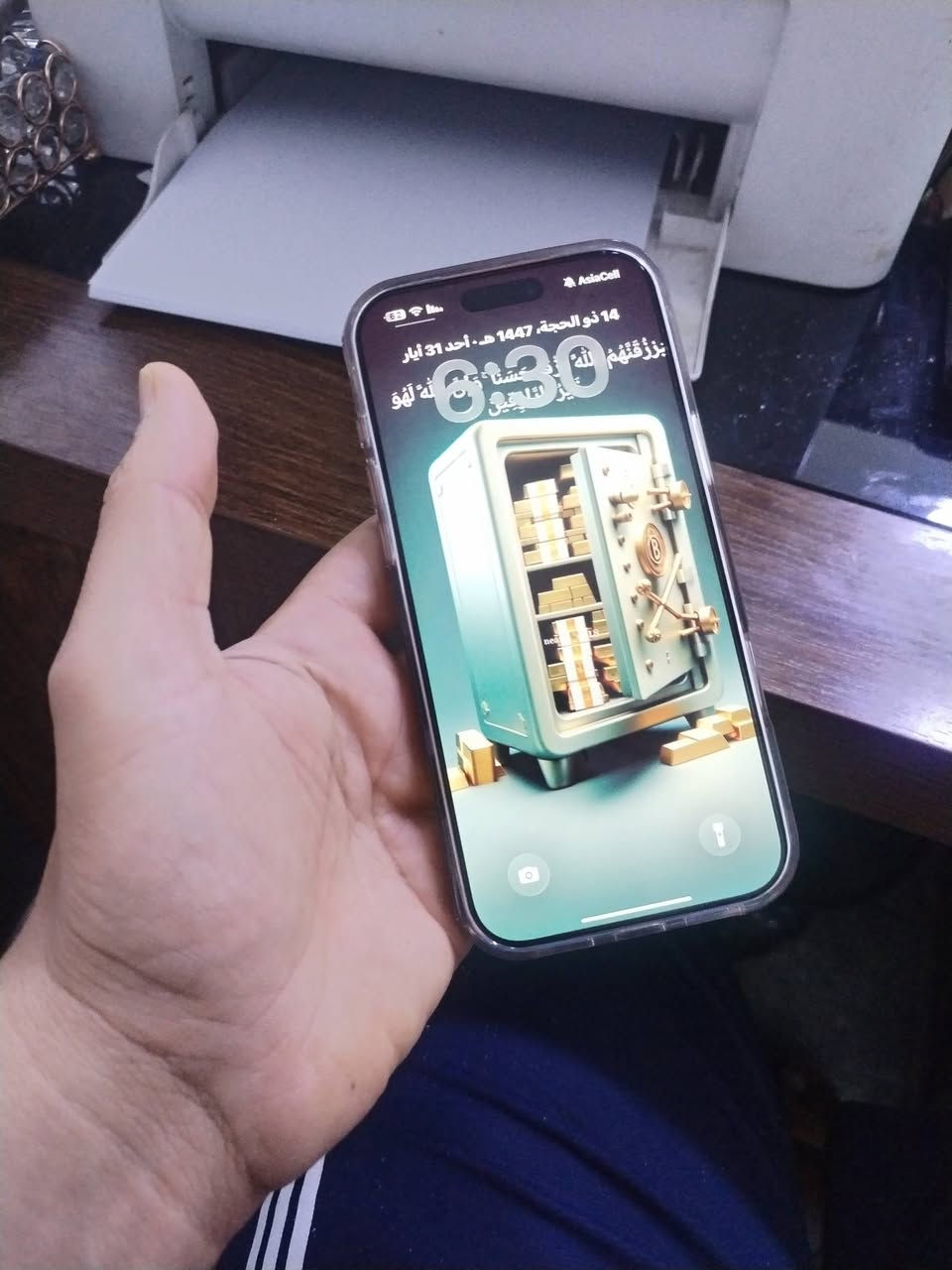 من رخصة الادمن المحترم... ايفون ١٧ برو ماكس ذاكرة ٢٥٦ ايسم مشحون ٢٧ مره جهاز جديد مكفول حتى من الزلغ السعر ١٧٥٠،٠٠٠،٠٠٠ مليون وسبعميه وخمسين للاستفسار ***********
