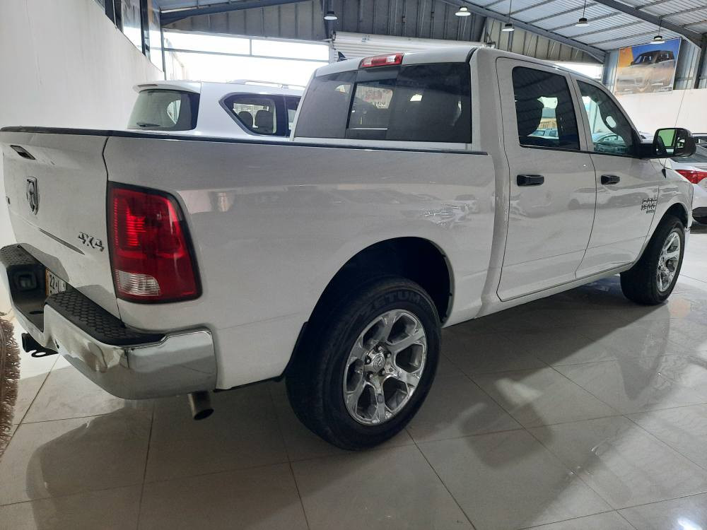 مراوس بصالون حسب القناعه دوج رام 2023
 كلاسك باب طويل بدي قصير المرغوب
 مواصفاتSLT معروفه نص فول سياره جاهزه بدون اي نقص حادث أمريكا هلال جاملغ الخلفي 
بدون دواخل ايرباكات سليمه 
ماشيه 47 الف 
هزه وبراد وسنويه ل2030
الشراي يتصل 
*********** أربيل, العراق
