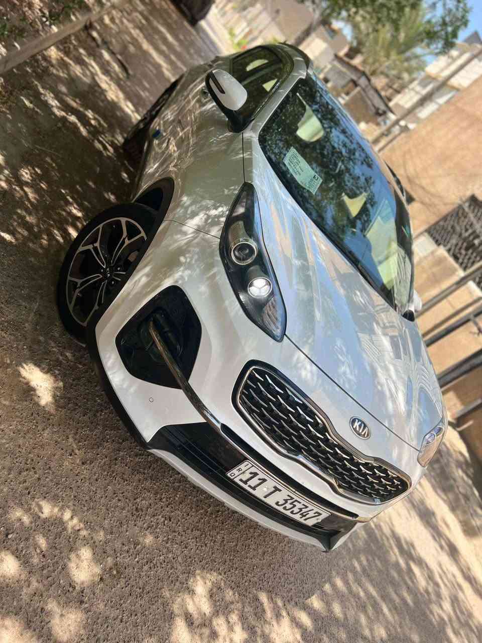 السلام عليكم 
سبورتج موديل 2021 خليجي فئه GTLINE جي تي لاين أعلى فئه فول مواصفات للأخير كلشي تريده بيها مكفوله سياره من صبغ وضربه وتبديل والفتح كفاله.....مواصفات السياره:

بصمة أبواب العدد 2
بانوراما 
كشنات جلد تطريز خاص ب فئة GTLINE+كشنات الأماميه كهرباء 
تدفئه+تبريد في الكشنات 
صندوق كهرباء 
تشغيل عن بعد 
حساس أمامي+خلفي+بك لايت الخلفي لد 
لايت زنون 
سايد بريك (هاند بريك) بصمة
3 أنظمة قيادة
تبريد قطعتين 
عدد الأيرباك 8 
ويل حجم 19
كامرة خلفيه 
وغيرها من مواصفات المعروفه.....سياره على وضع شركه تخم تاير جديد سبير مانازل العدة وطفايه موجوده رقم بغداد الدولي شرط تحويل مكينه 2000 دوش مكفوله كير مكفول حداديه جديده تبريد ثلج ماشيه 91 الف حقيقي 
مكان السياره بغداد للاستفسار الاتصال على ***********
